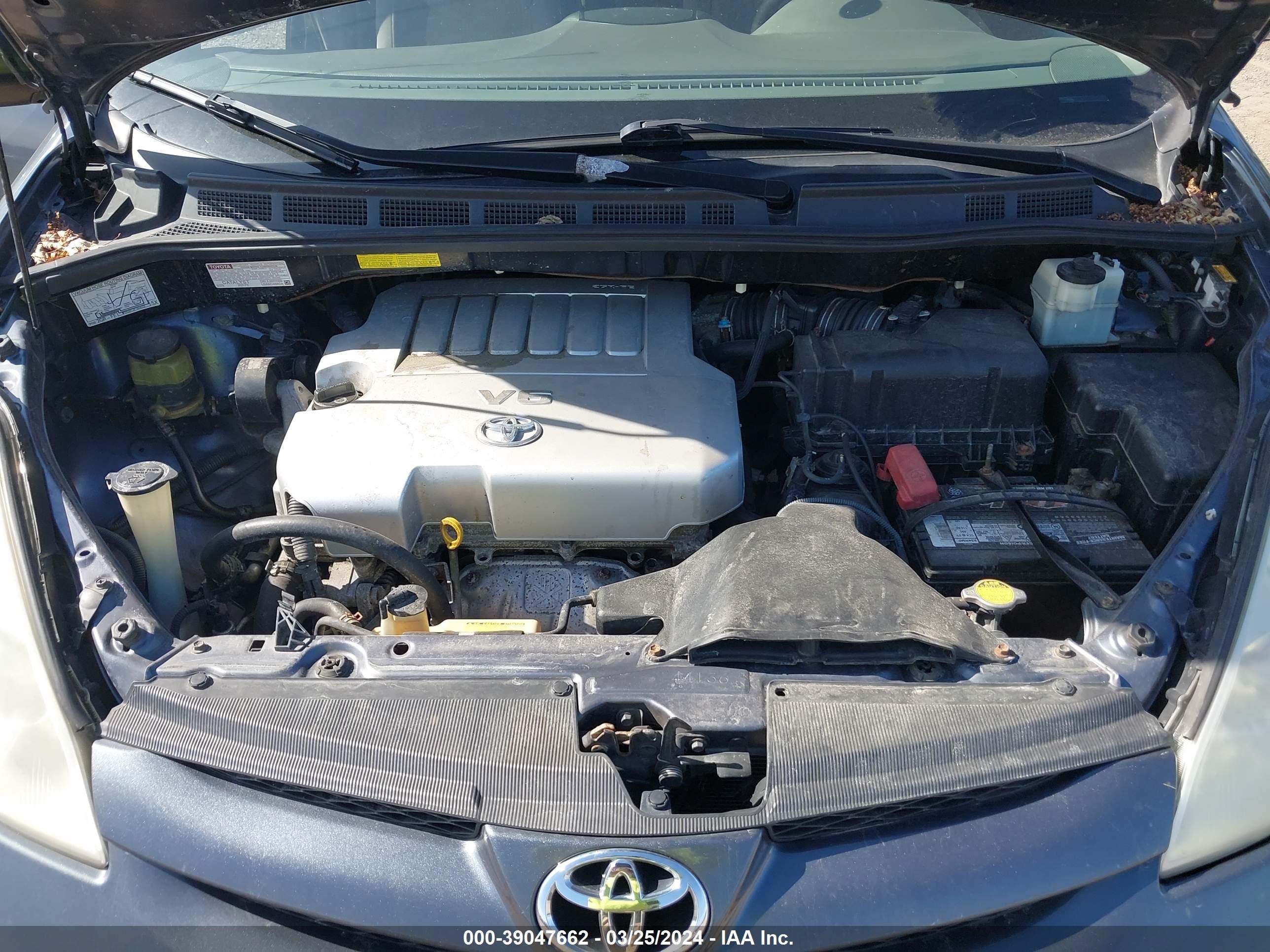 Photo 9 VIN: 5TDZK23C28S187950 - TOYOTA SIENNA 