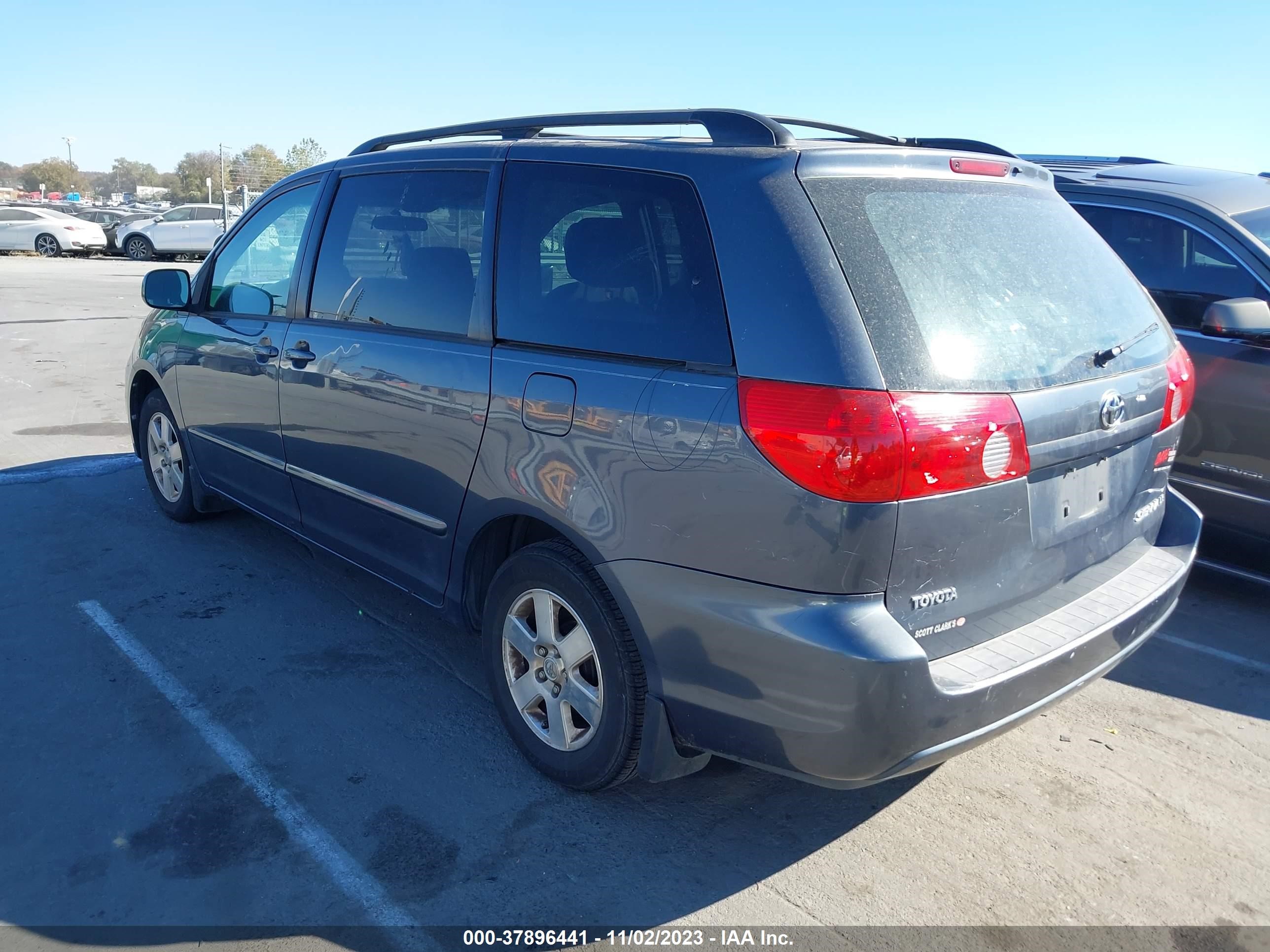 Photo 2 VIN: 5TDZK23C28S207775 - TOYOTA SIENNA 