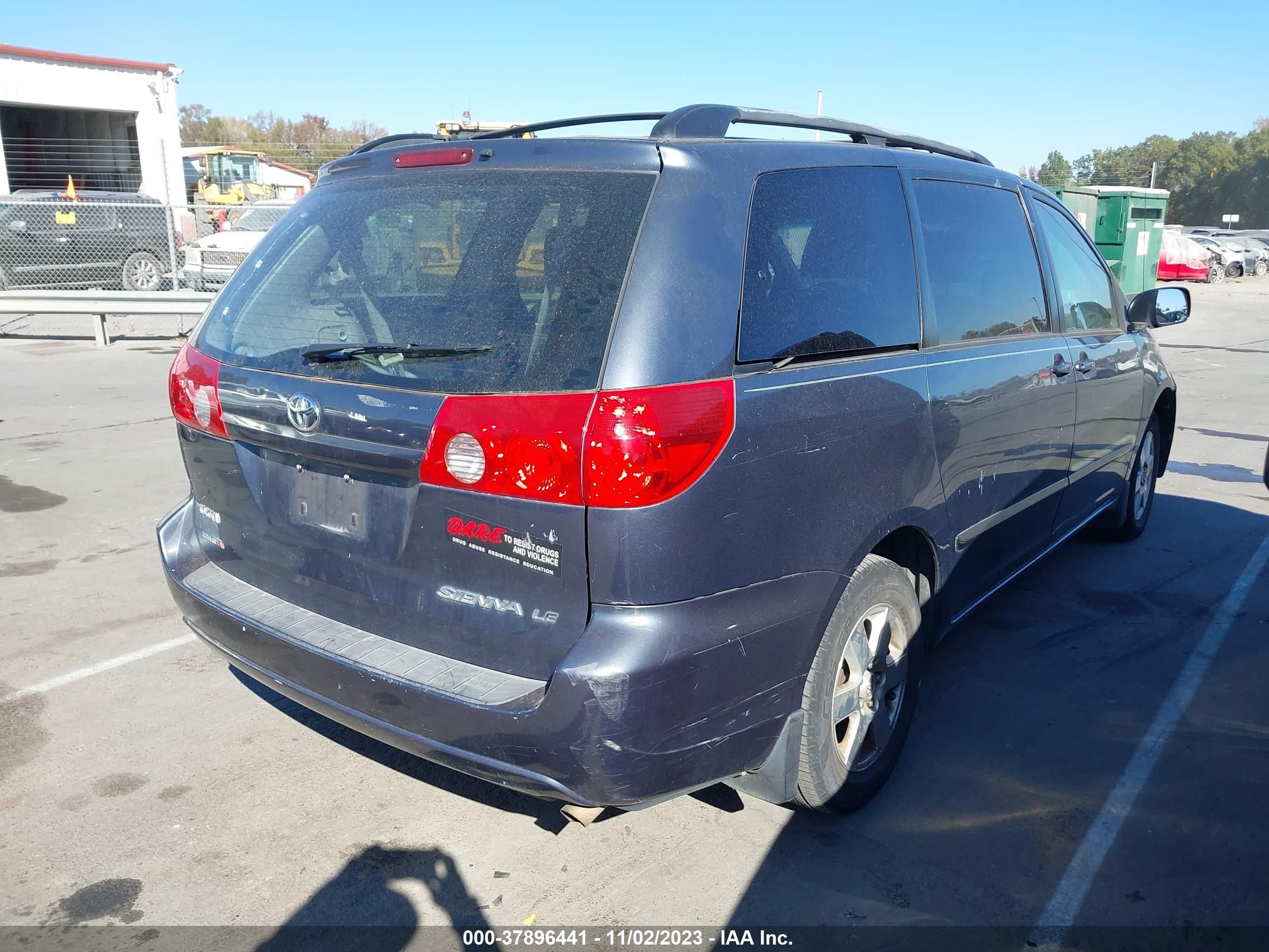 Photo 3 VIN: 5TDZK23C28S207775 - TOYOTA SIENNA 