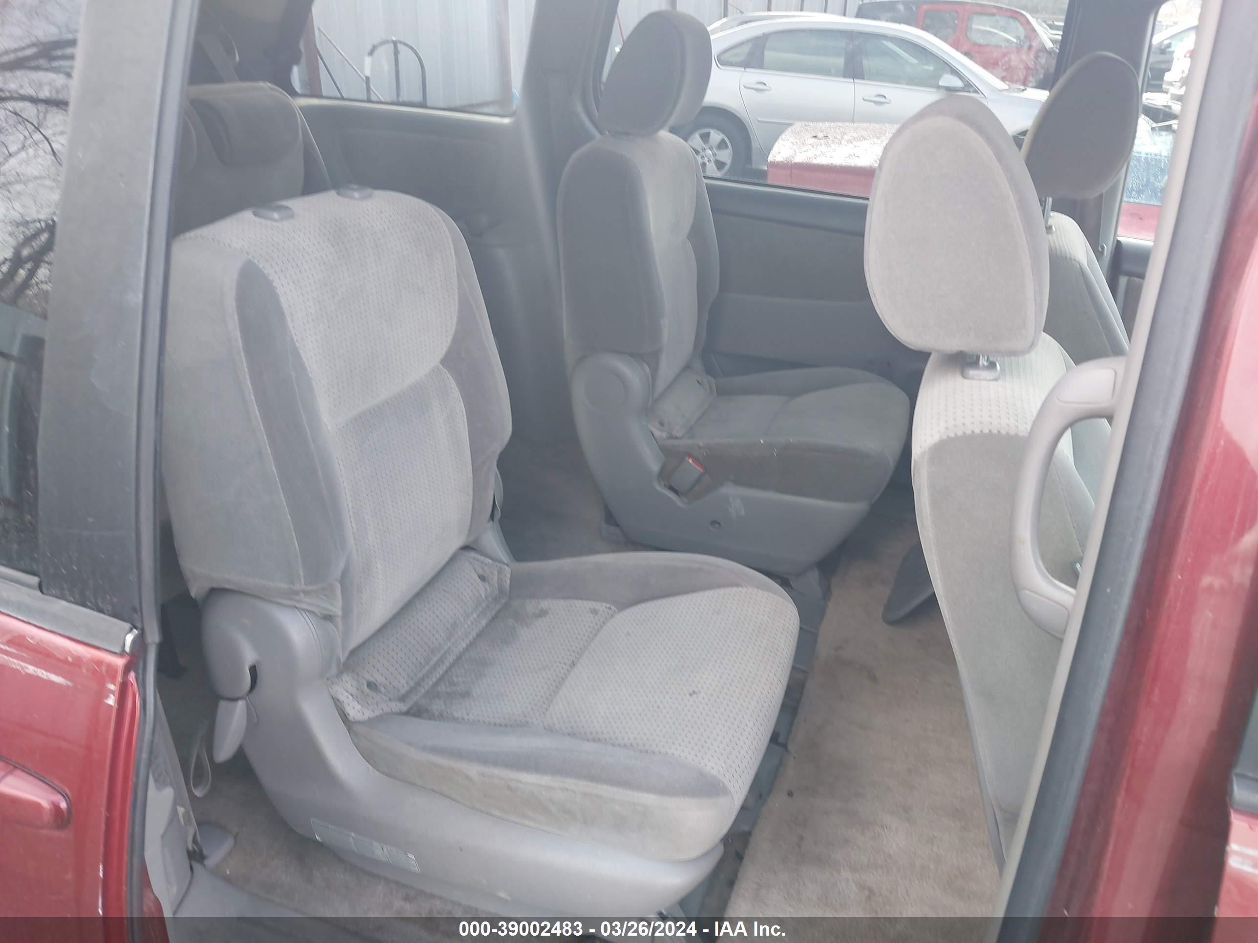 Photo 7 VIN: 5TDZK23C29S235206 - TOYOTA SIENNA 