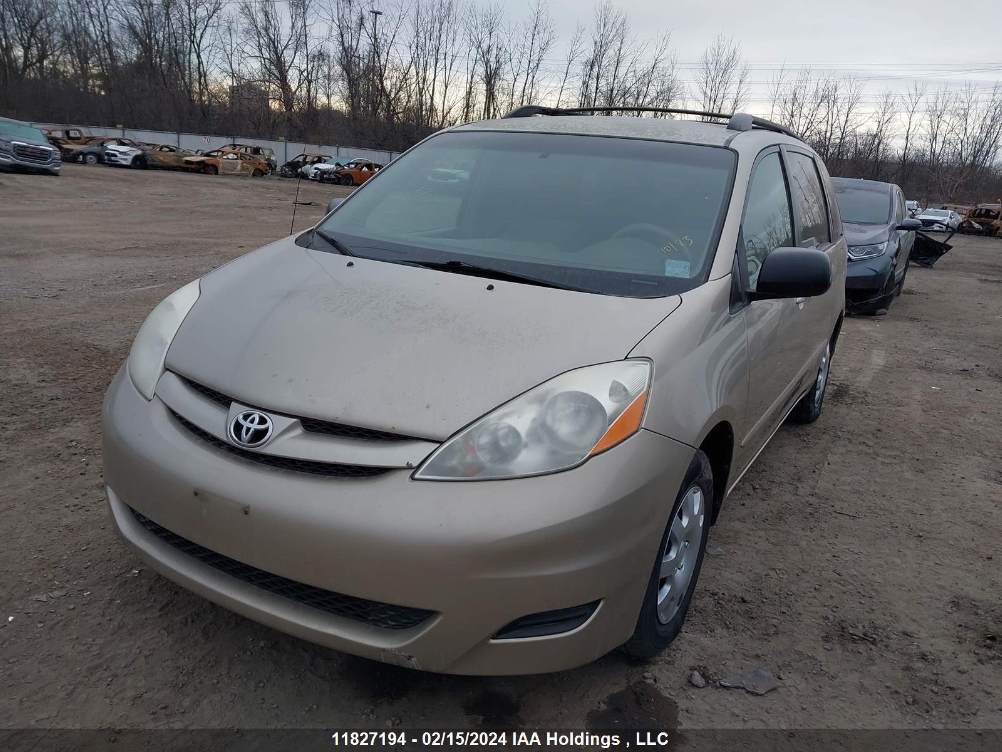 Photo 1 VIN: 5TDZK23C29S277679 - TOYOTA SIENNA 