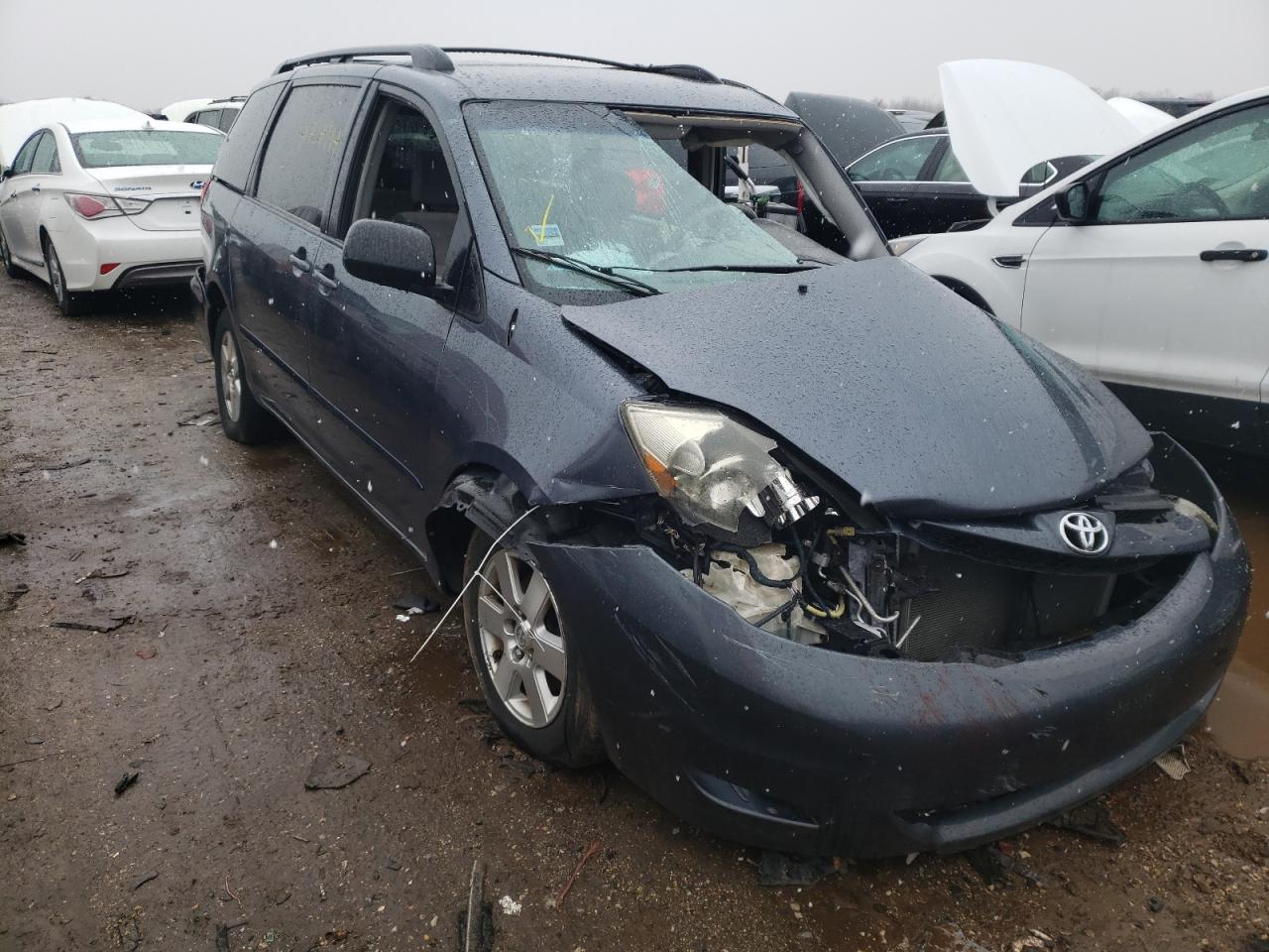 Photo 3 VIN: 5TDZK23C37S056461 - TOYOTA SIENNA 