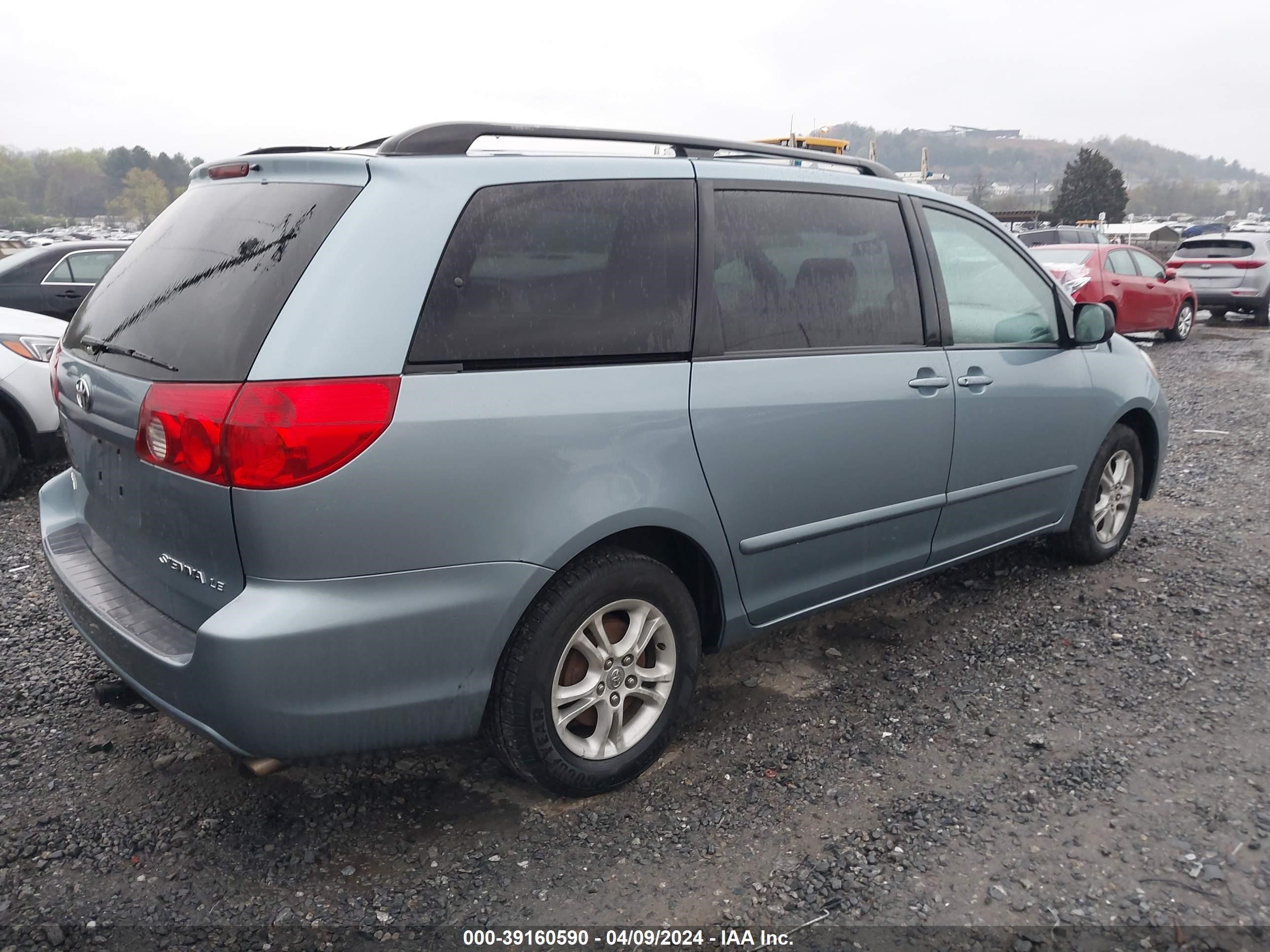 Photo 3 VIN: 5TDZK23C37S061546 - TOYOTA SIENNA 