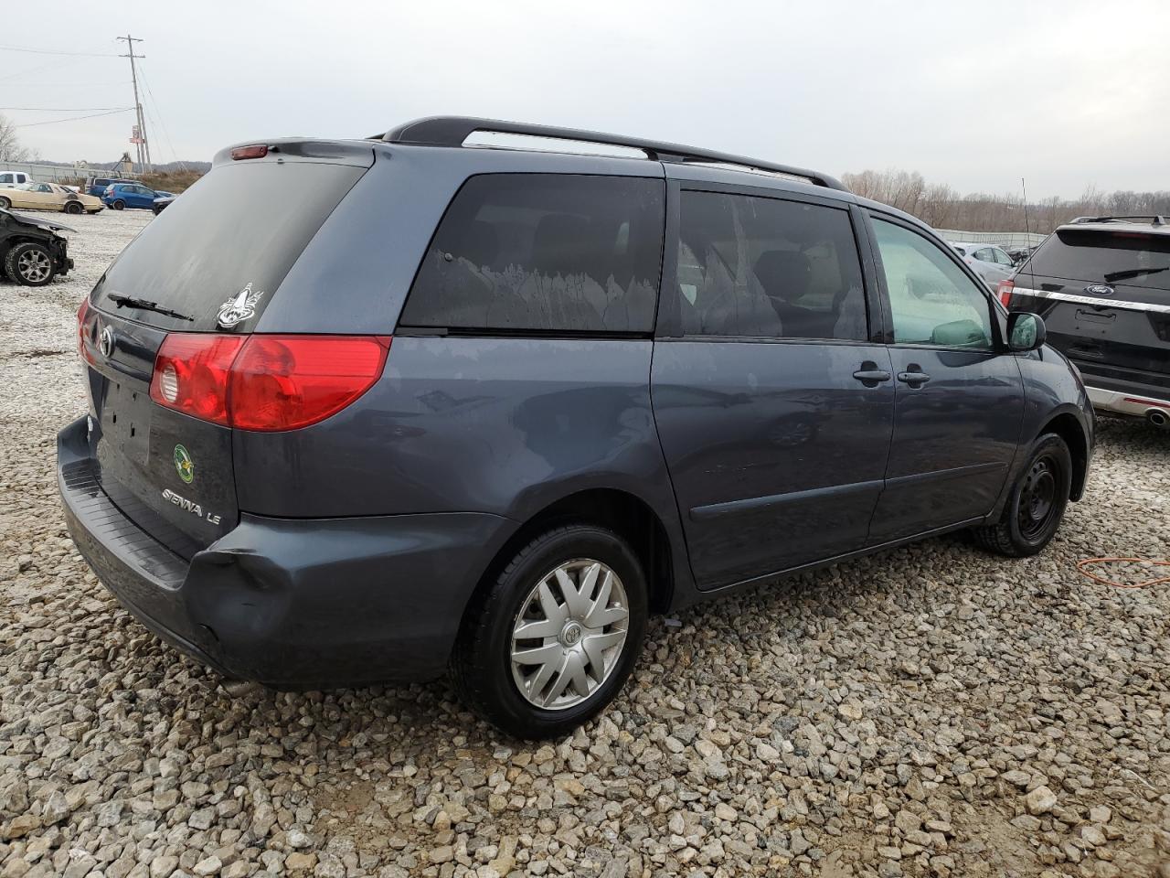 Photo 2 VIN: 5TDZK23C38S191618 - TOYOTA SIENNA 