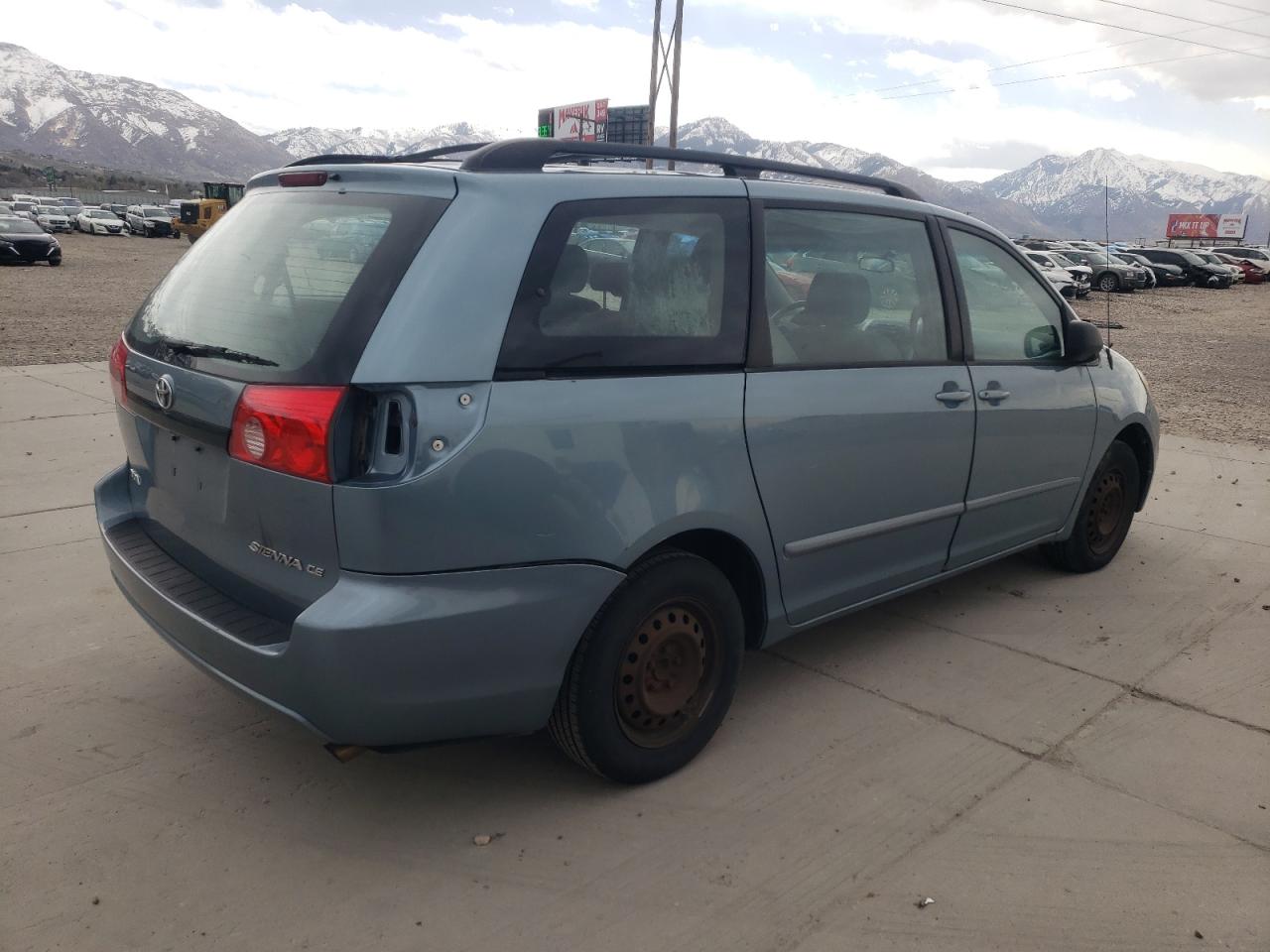 Photo 2 VIN: 5TDZK23C38S219904 - TOYOTA SIENNA 