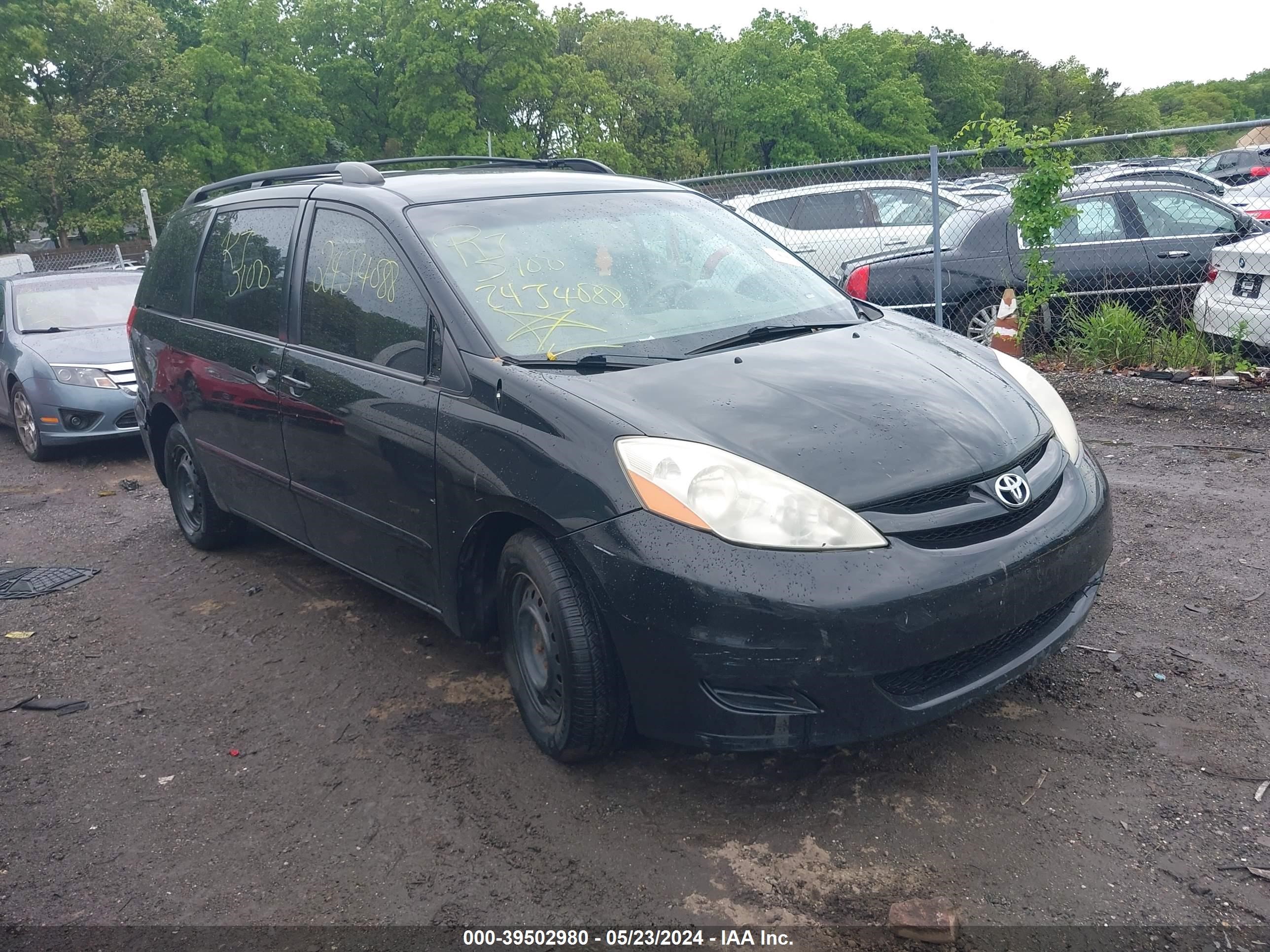 Photo 0 VIN: 5TDZK23C39S228393 - TOYOTA SIENNA 