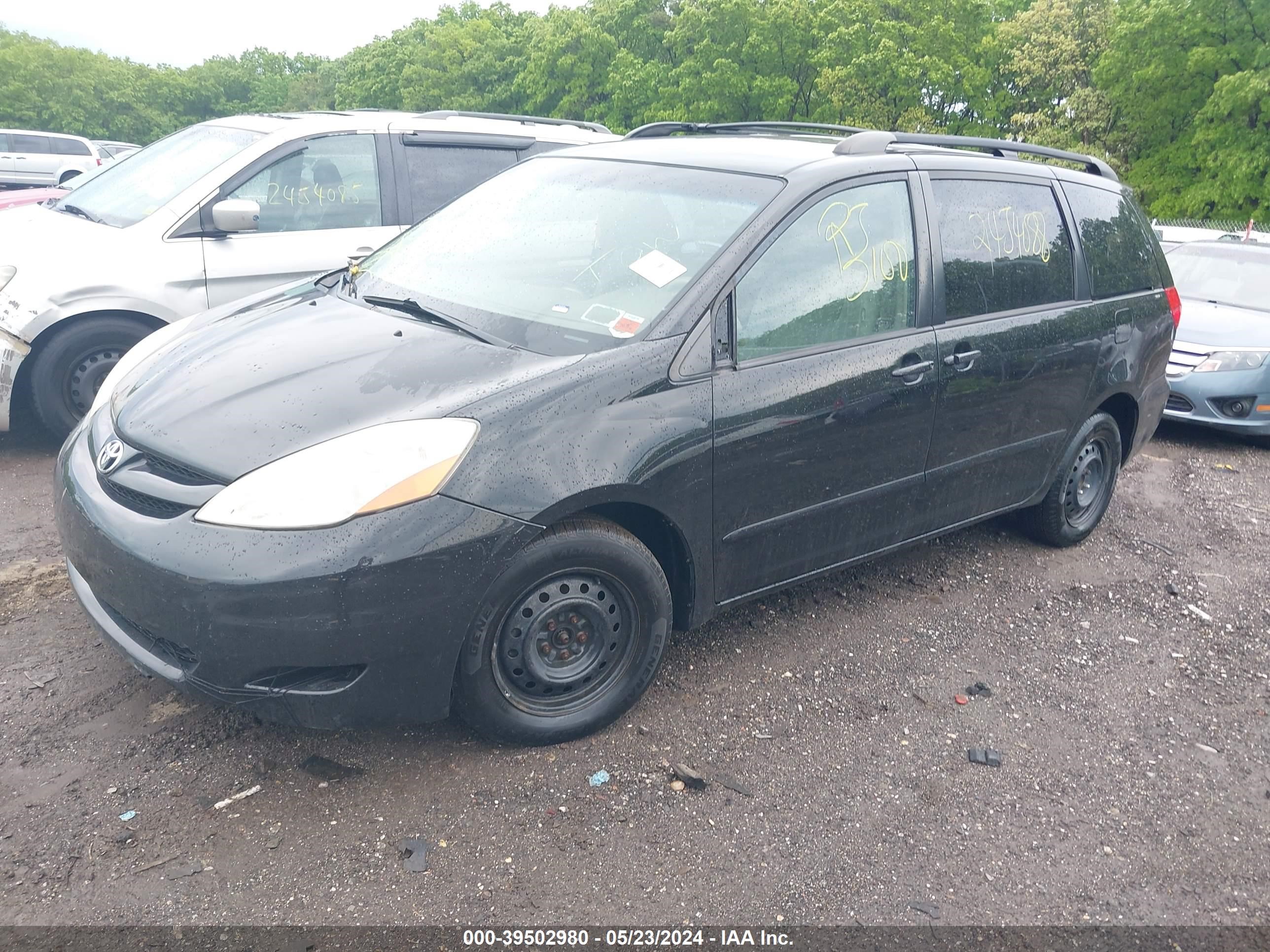 Photo 1 VIN: 5TDZK23C39S228393 - TOYOTA SIENNA 