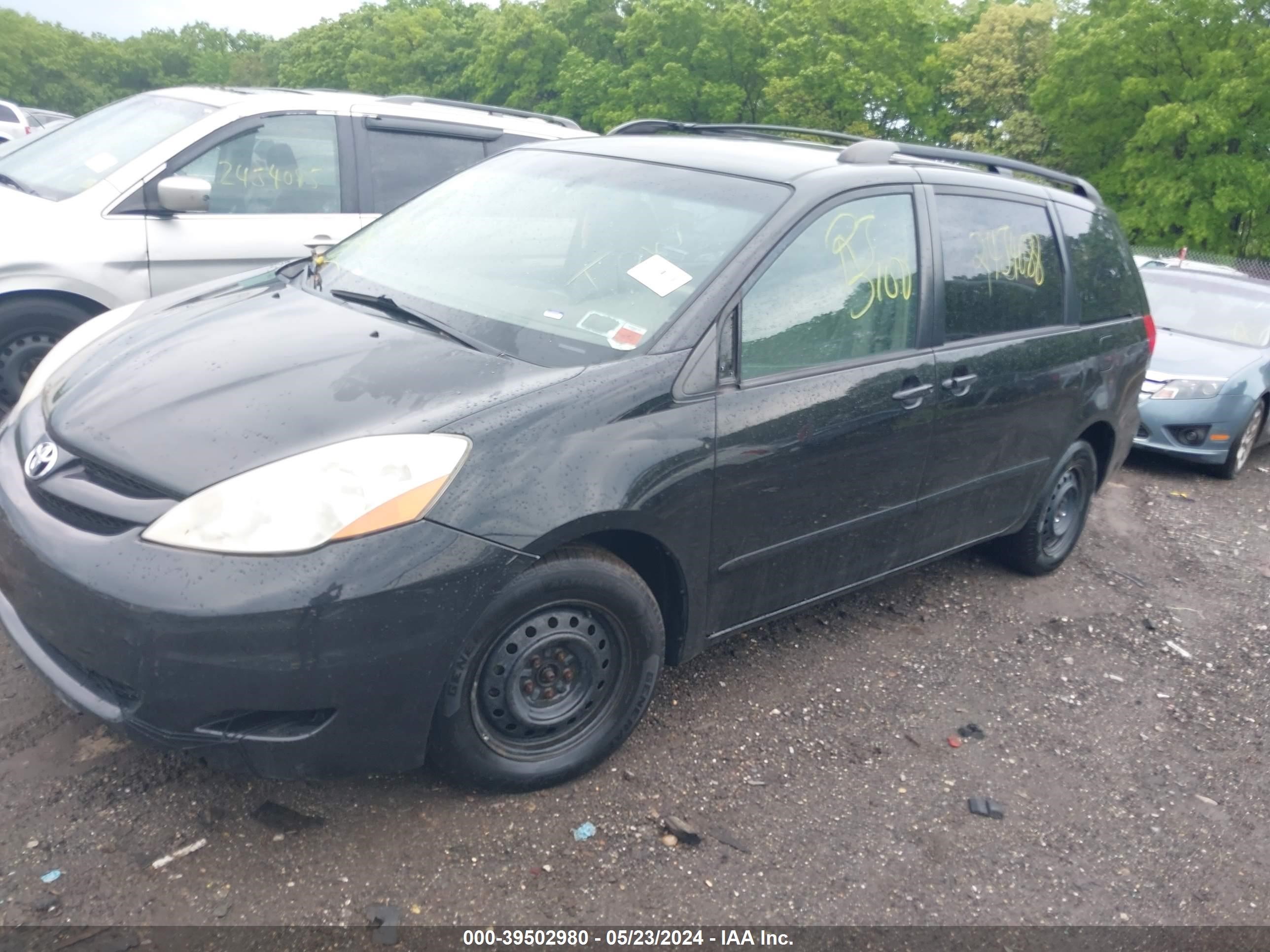 Photo 5 VIN: 5TDZK23C39S228393 - TOYOTA SIENNA 