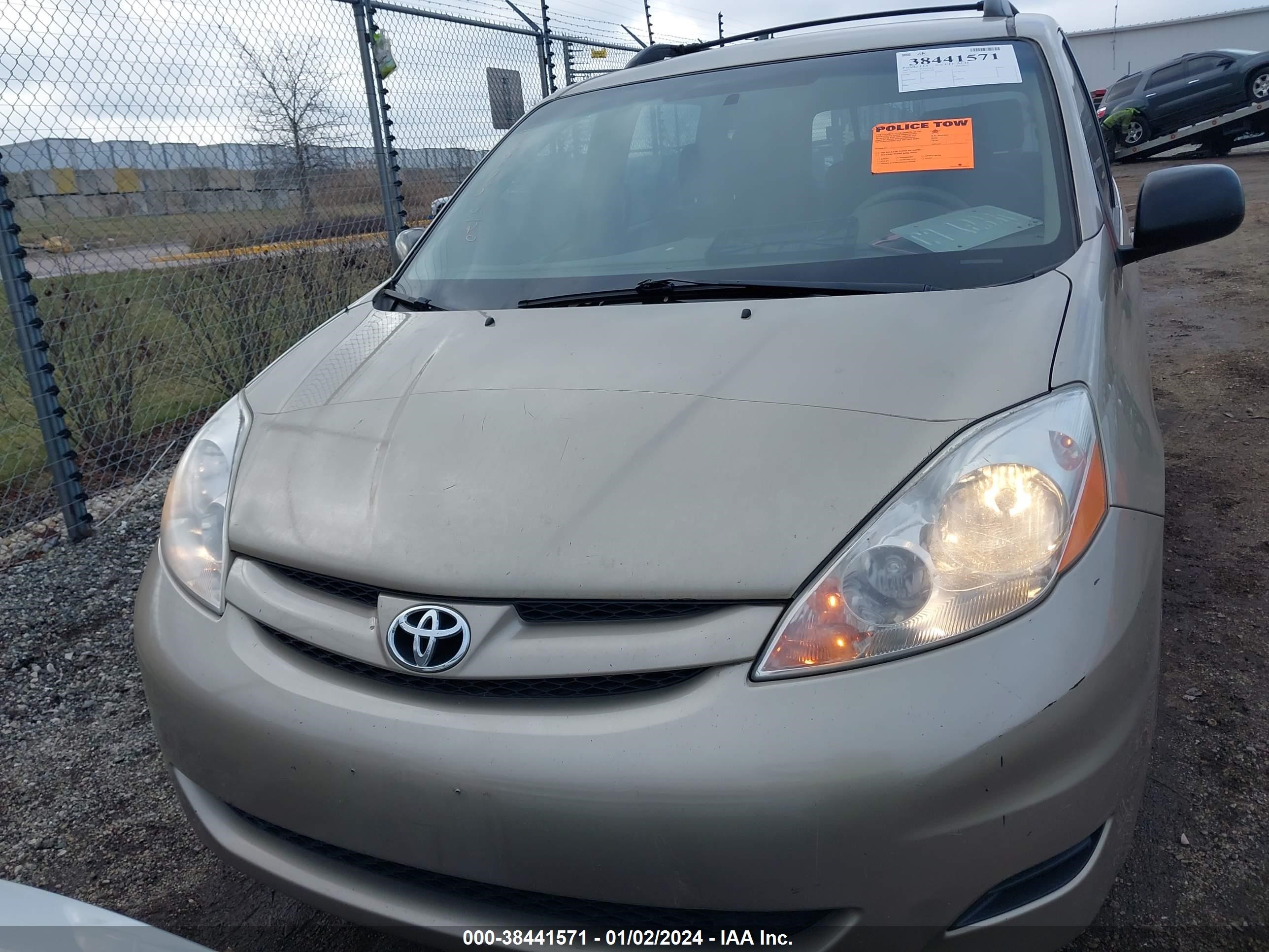 Photo 5 VIN: 5TDZK23C47S051608 - TOYOTA SIENNA 