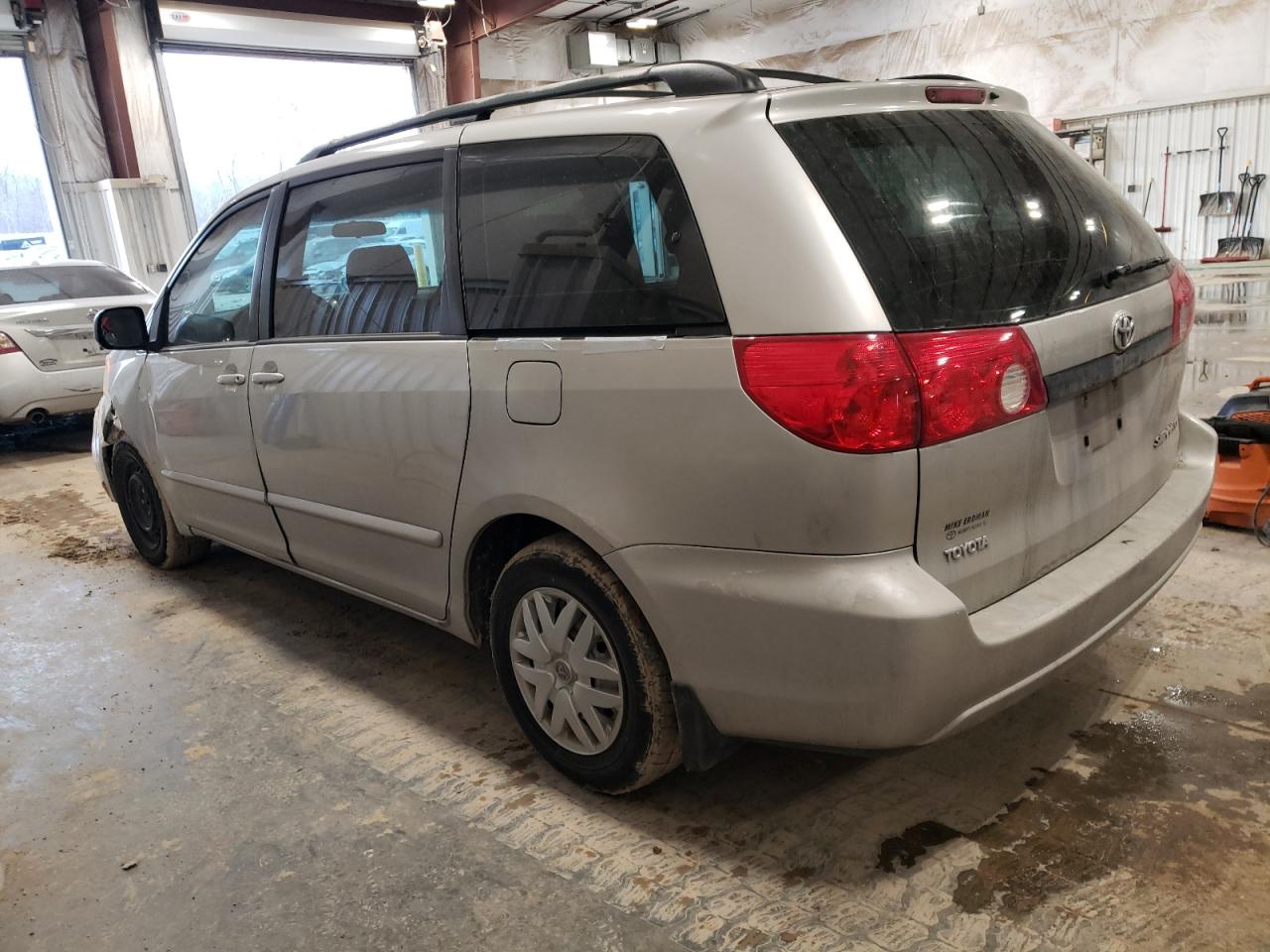 Photo 1 VIN: 5TDZK23C47S063905 - TOYOTA SIENNA 