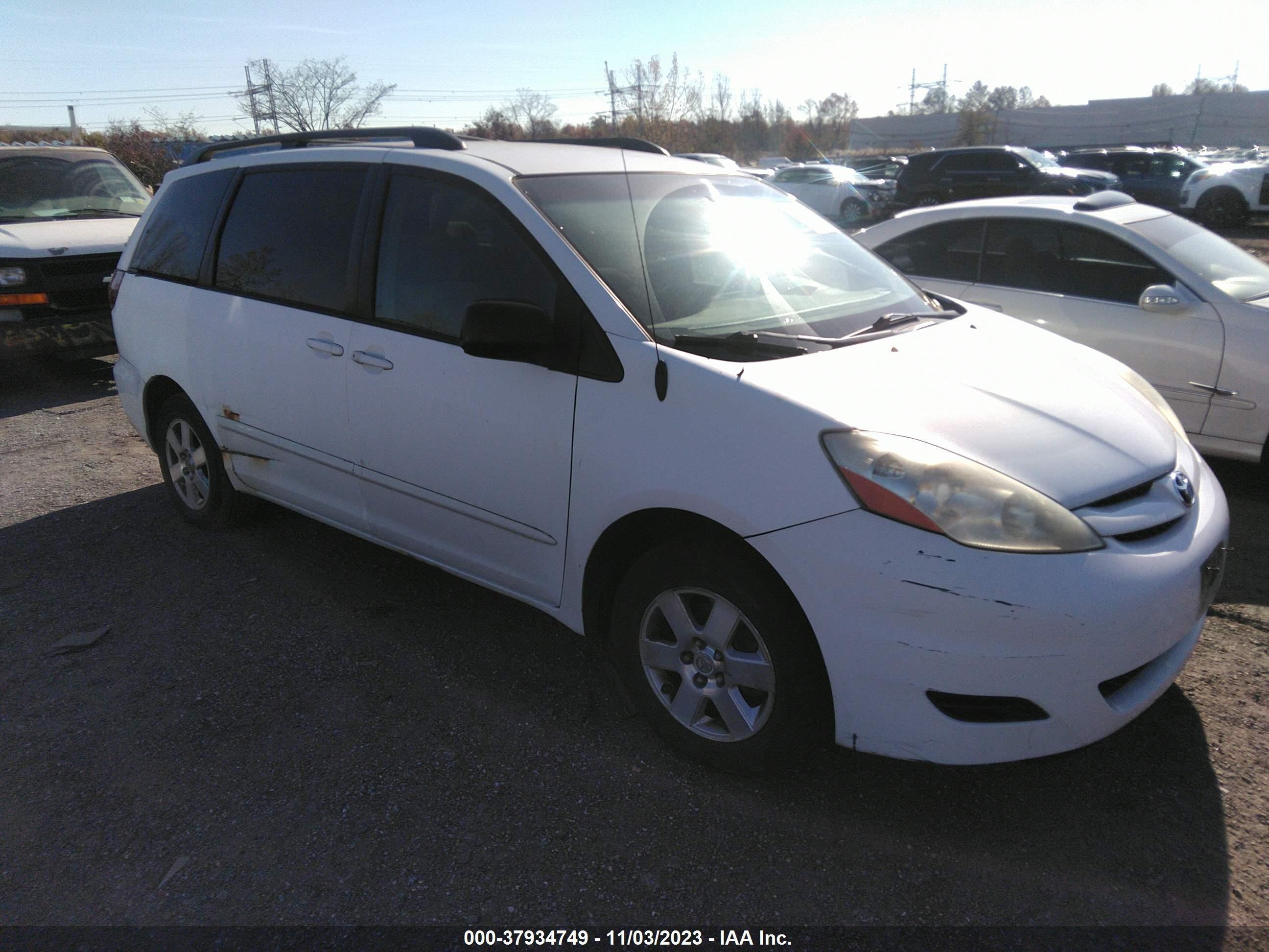 Photo 1 VIN: 5TDZK23C47S085340 - TOYOTA SIENNA 