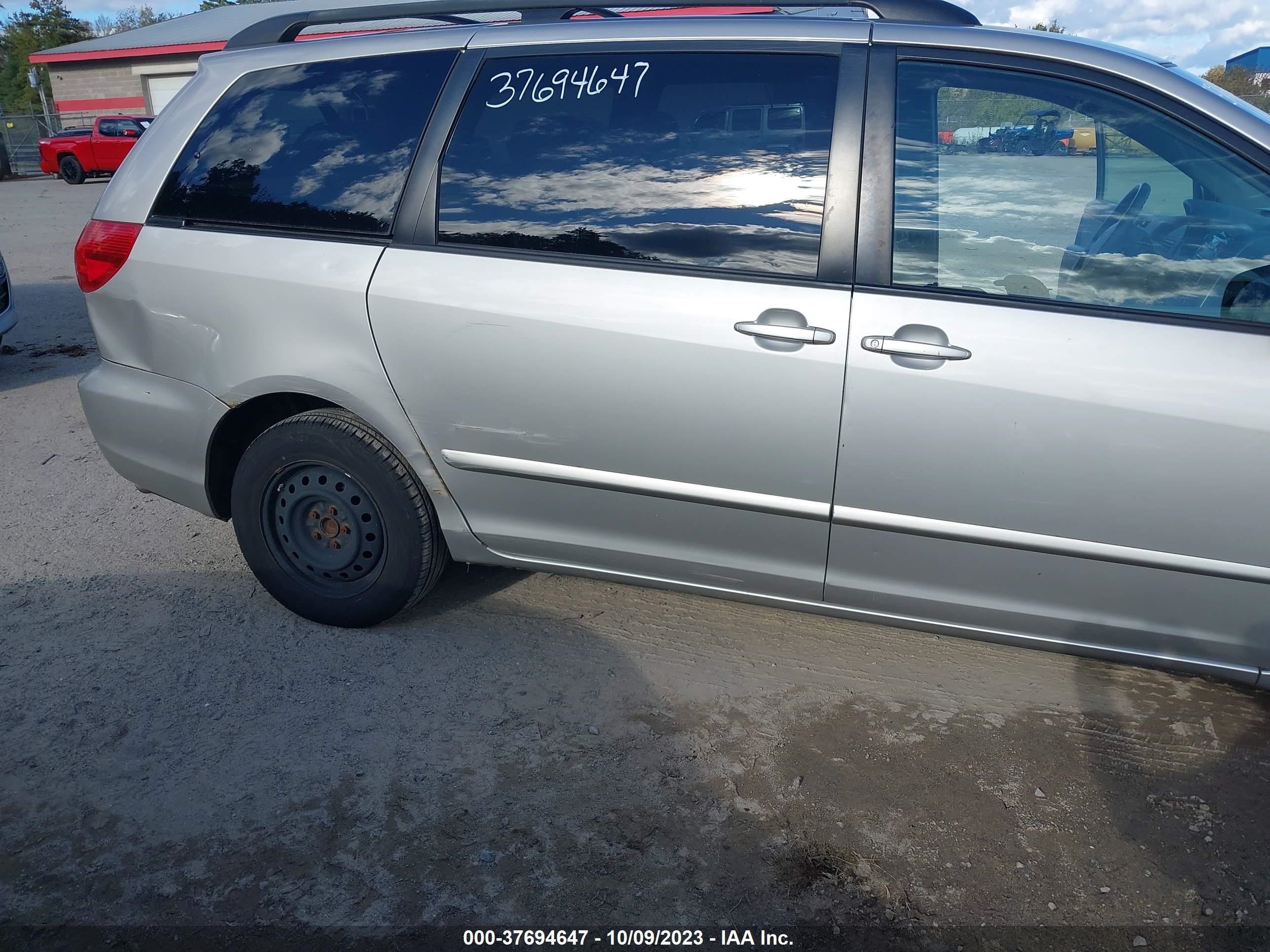 Photo 5 VIN: 5TDZK23C48S116460 - TOYOTA SIENNA 