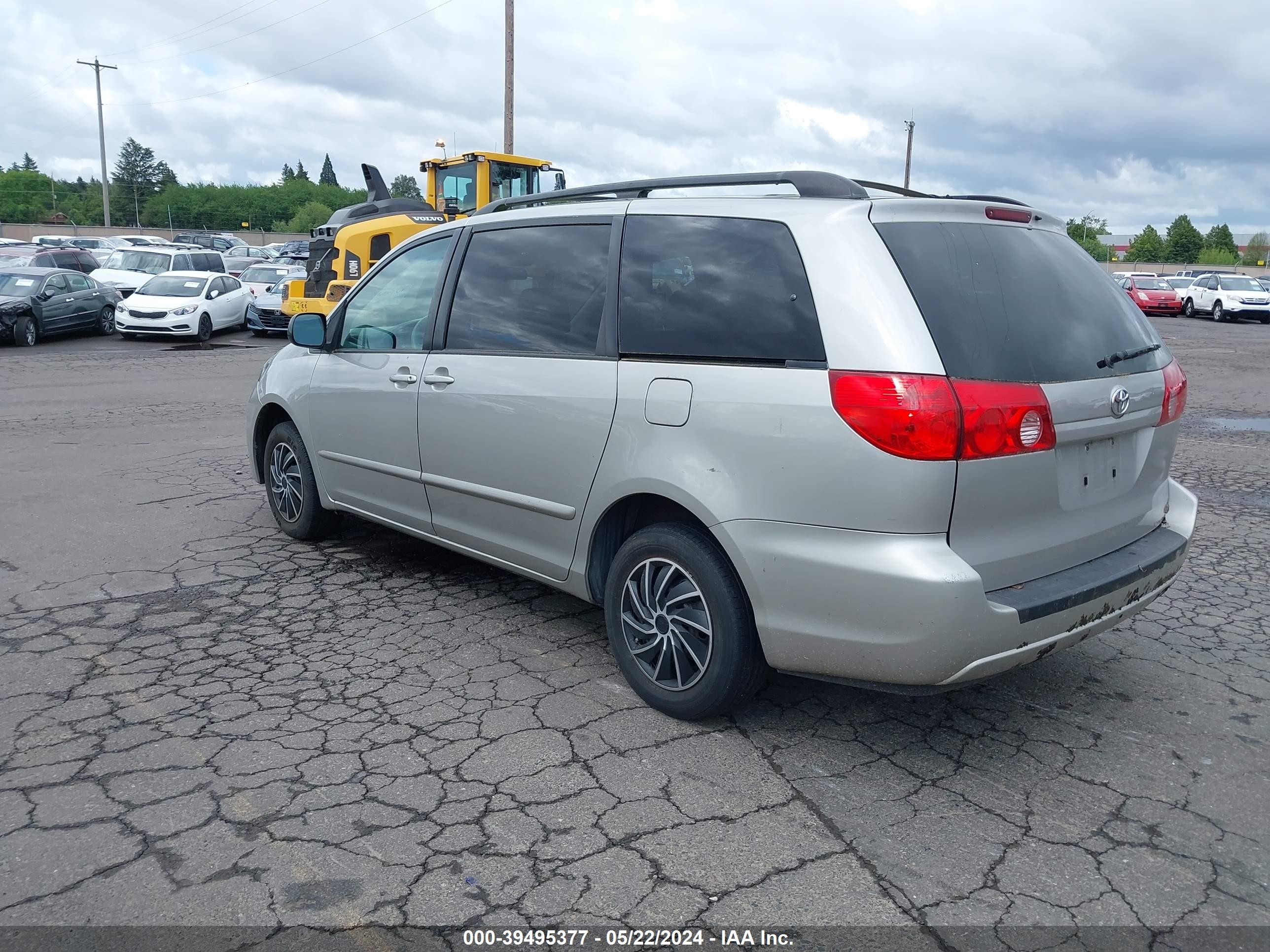 Photo 2 VIN: 5TDZK23C48S144663 - TOYOTA SIENNA 