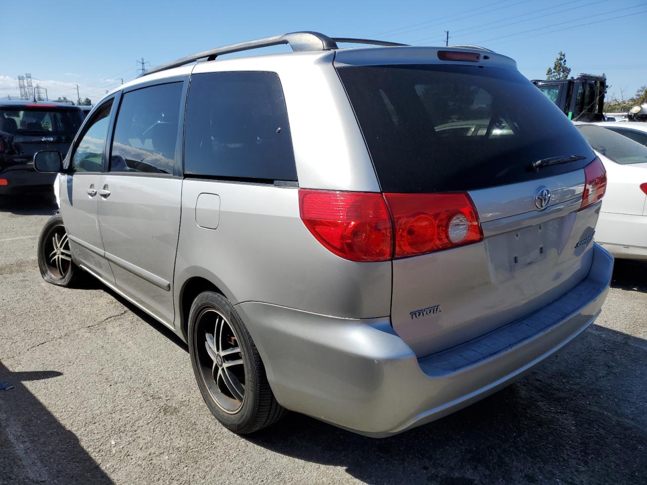 Photo 1 VIN: 5TDZK23C48S194818 - TOYOTA SIENNA 