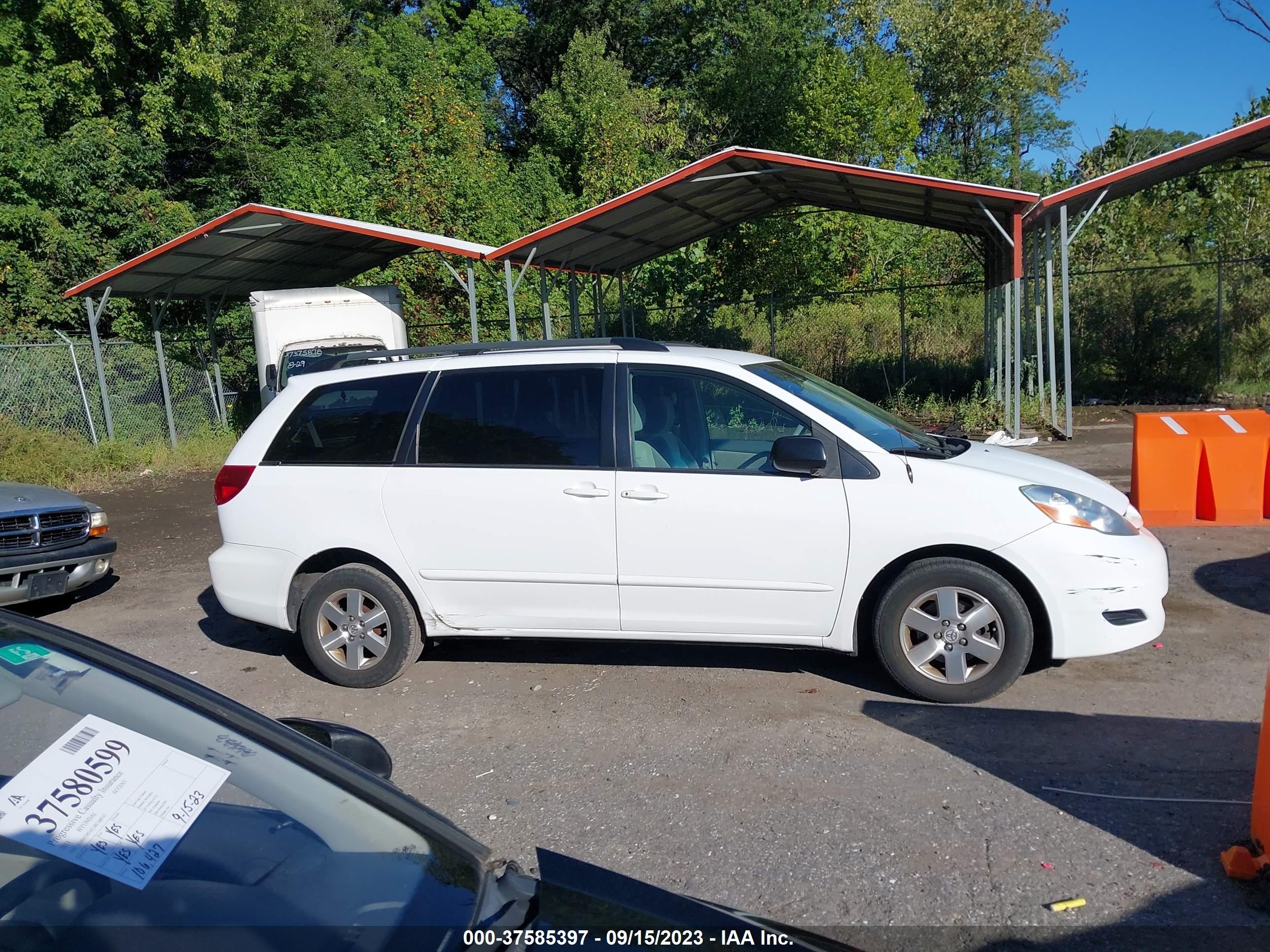 Photo 12 VIN: 5TDZK23C49S272595 - TOYOTA SIENNA 