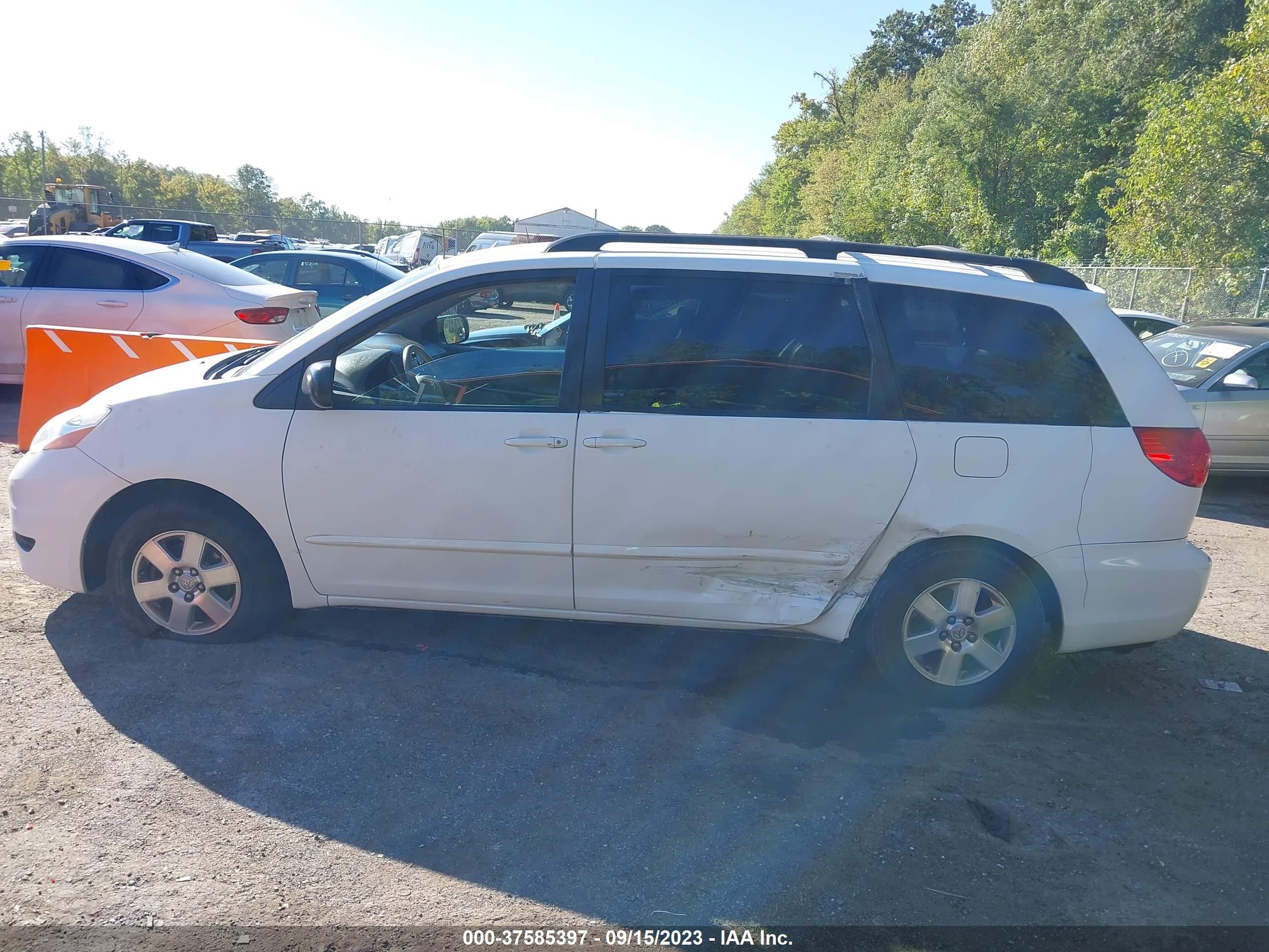 Photo 13 VIN: 5TDZK23C49S272595 - TOYOTA SIENNA 