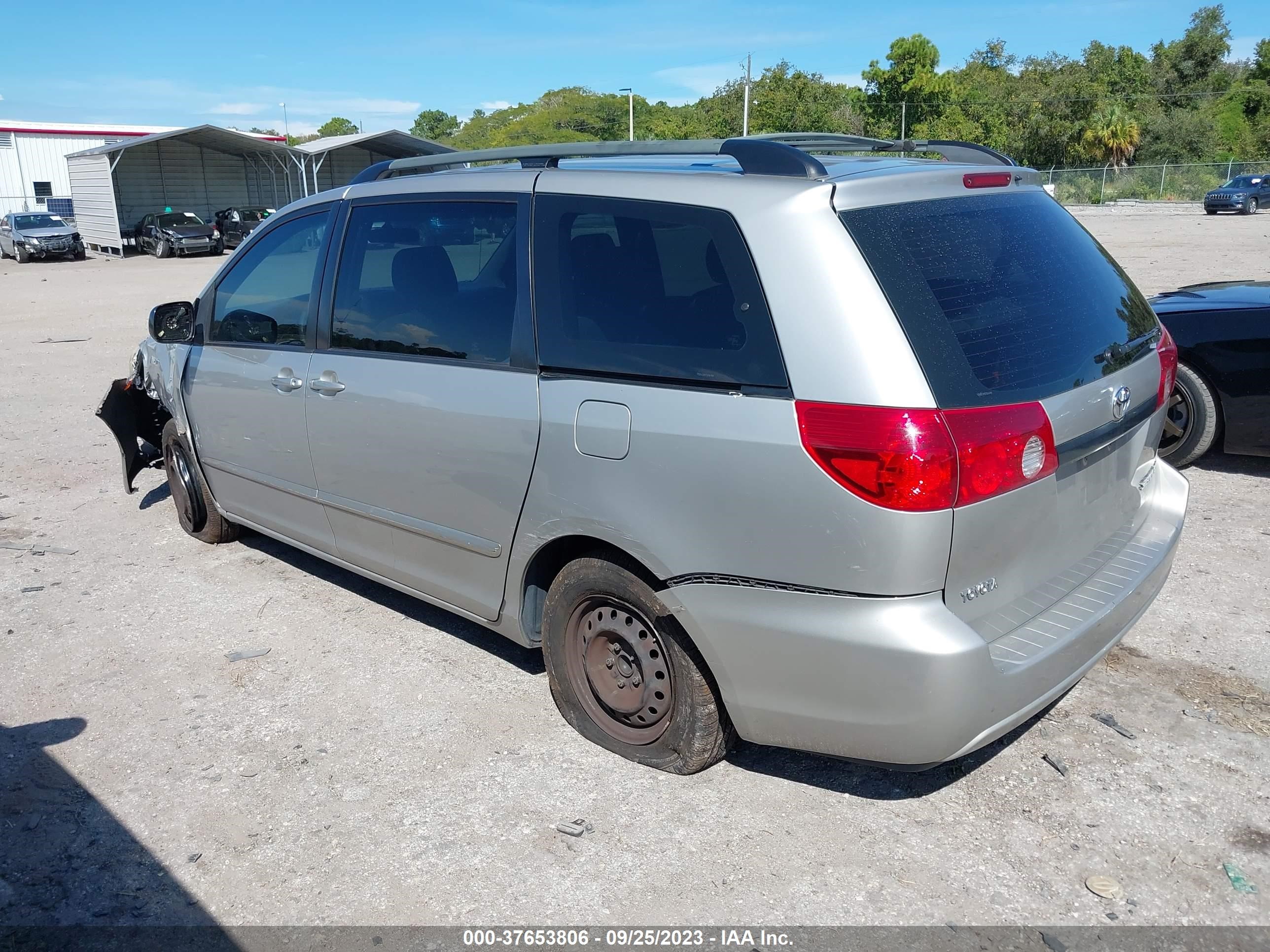 Photo 2 VIN: 5TDZK23C57S014955 - TOYOTA SIENNA 