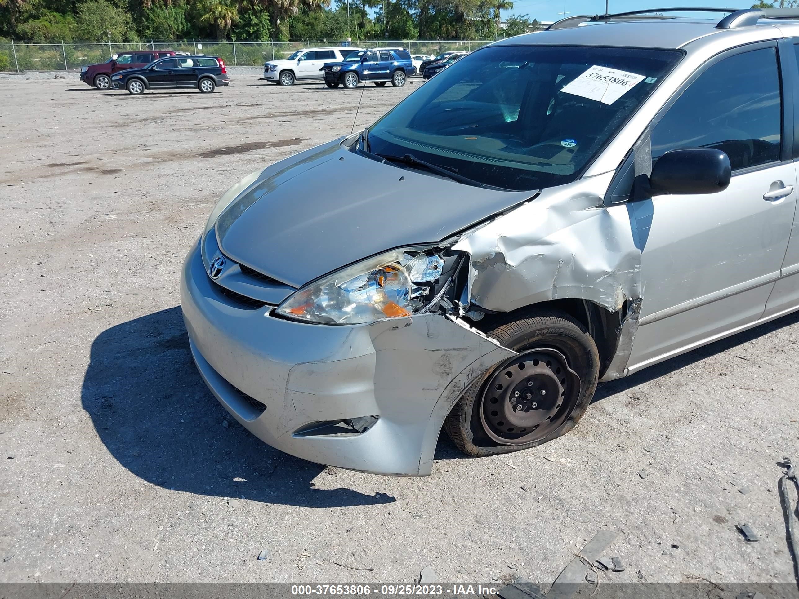 Photo 5 VIN: 5TDZK23C57S014955 - TOYOTA SIENNA 