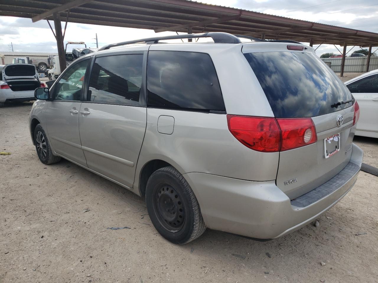 Photo 1 VIN: 5TDZK23C57S021064 - TOYOTA SIENNA 