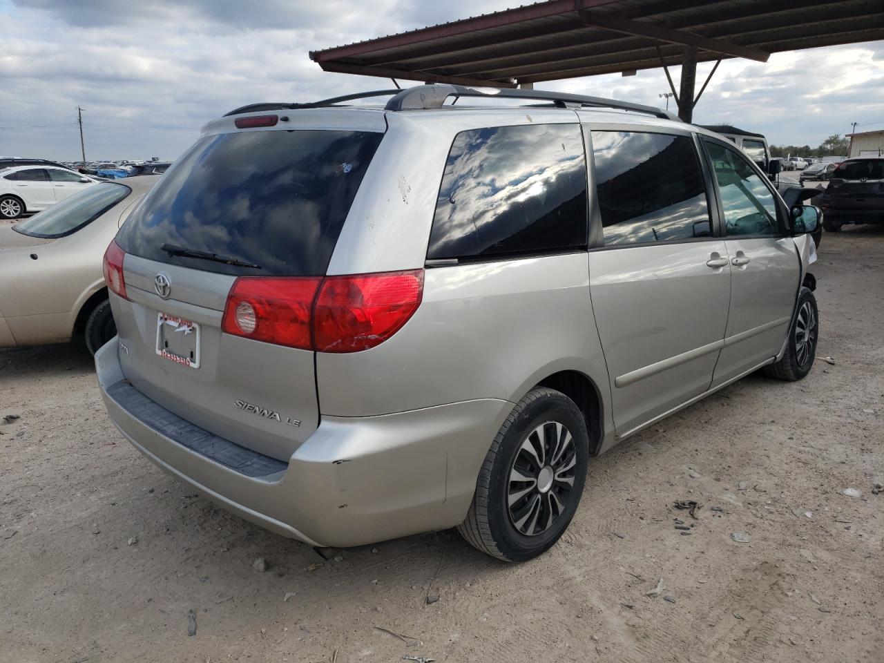 Photo 2 VIN: 5TDZK23C57S021064 - TOYOTA SIENNA 