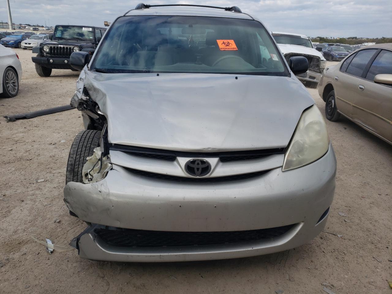 Photo 4 VIN: 5TDZK23C57S021064 - TOYOTA SIENNA 