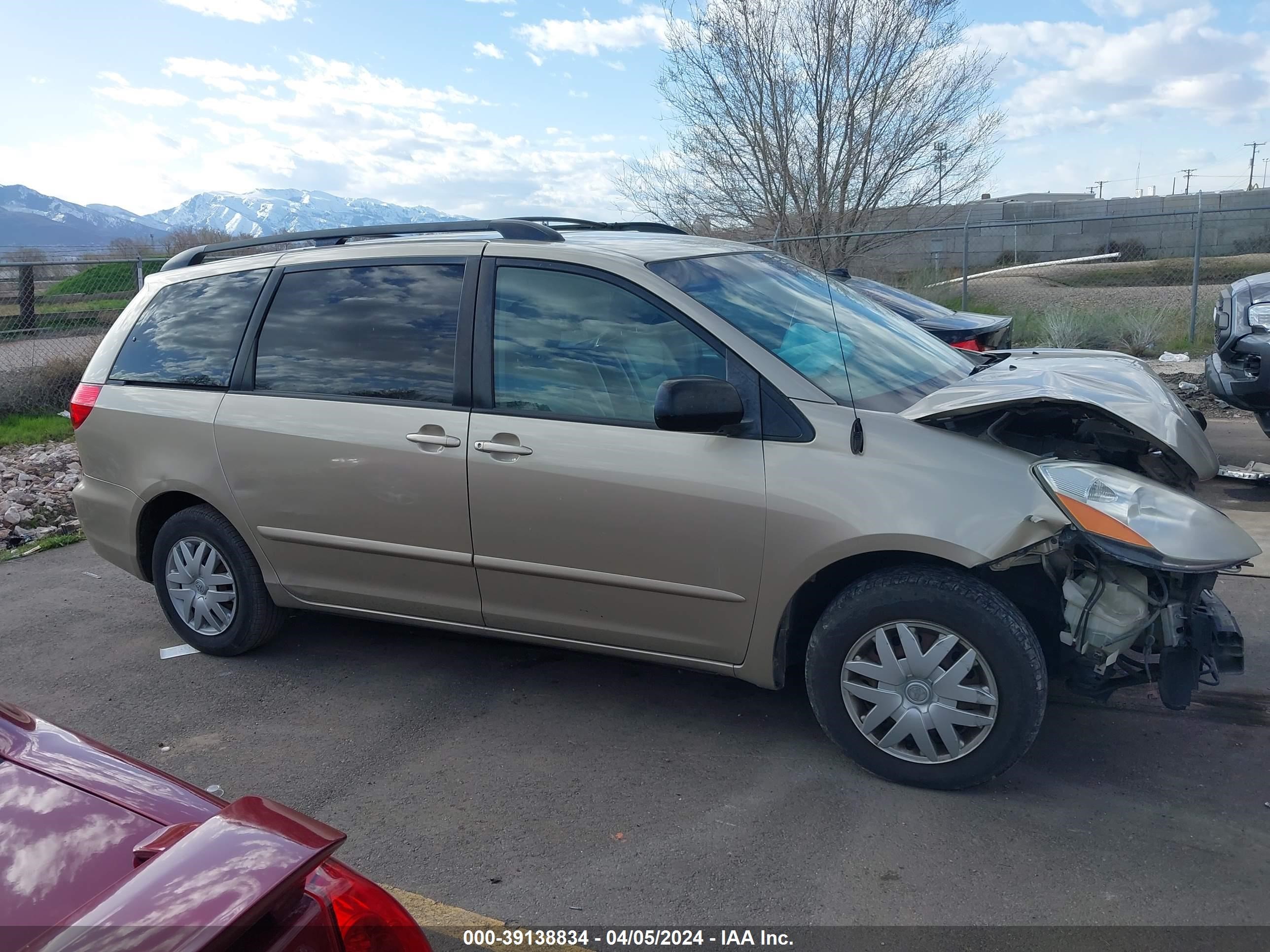 Photo 12 VIN: 5TDZK23C57S075254 - TOYOTA SIENNA CE 