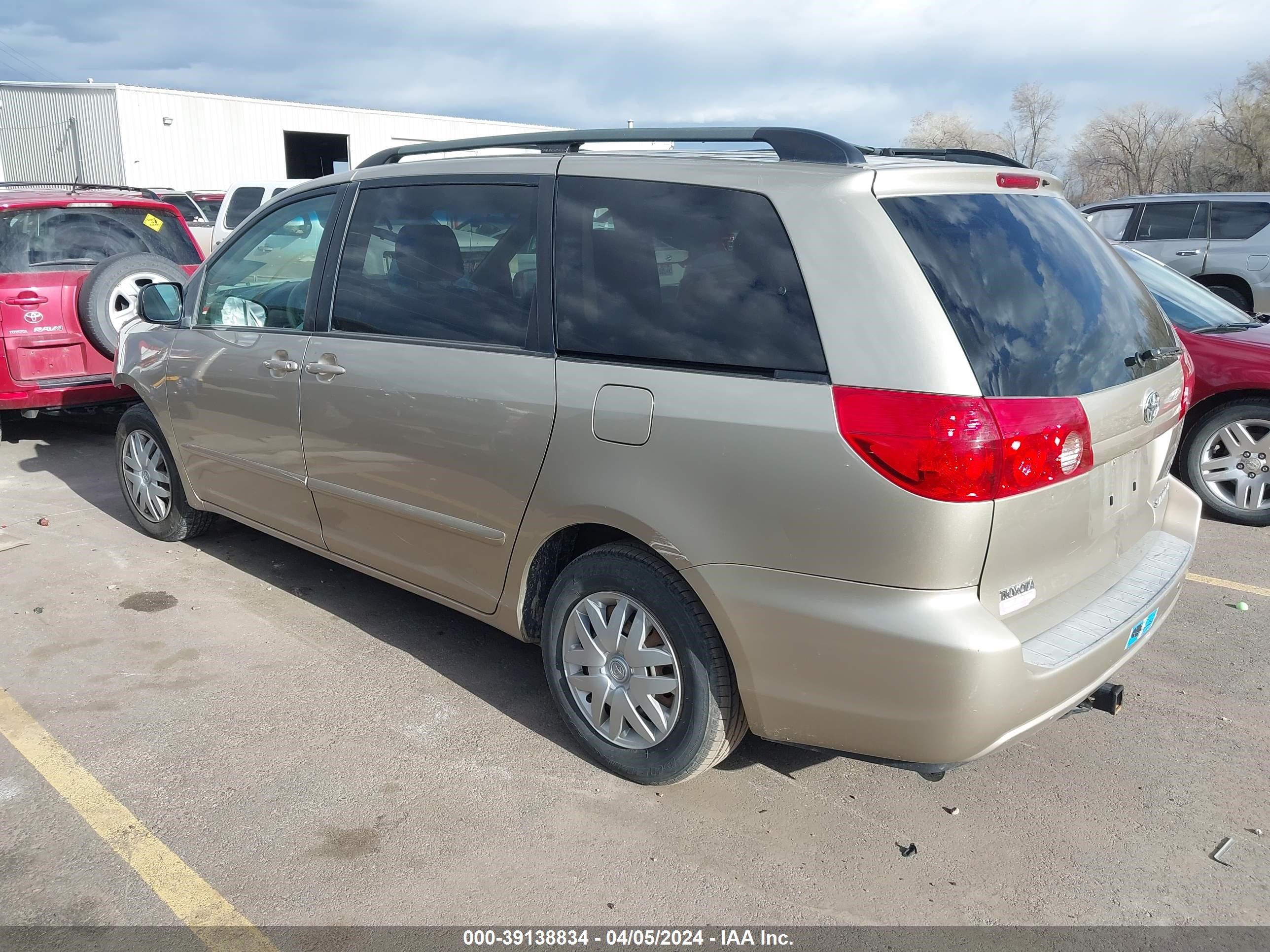 Photo 2 VIN: 5TDZK23C57S075254 - TOYOTA SIENNA CE 