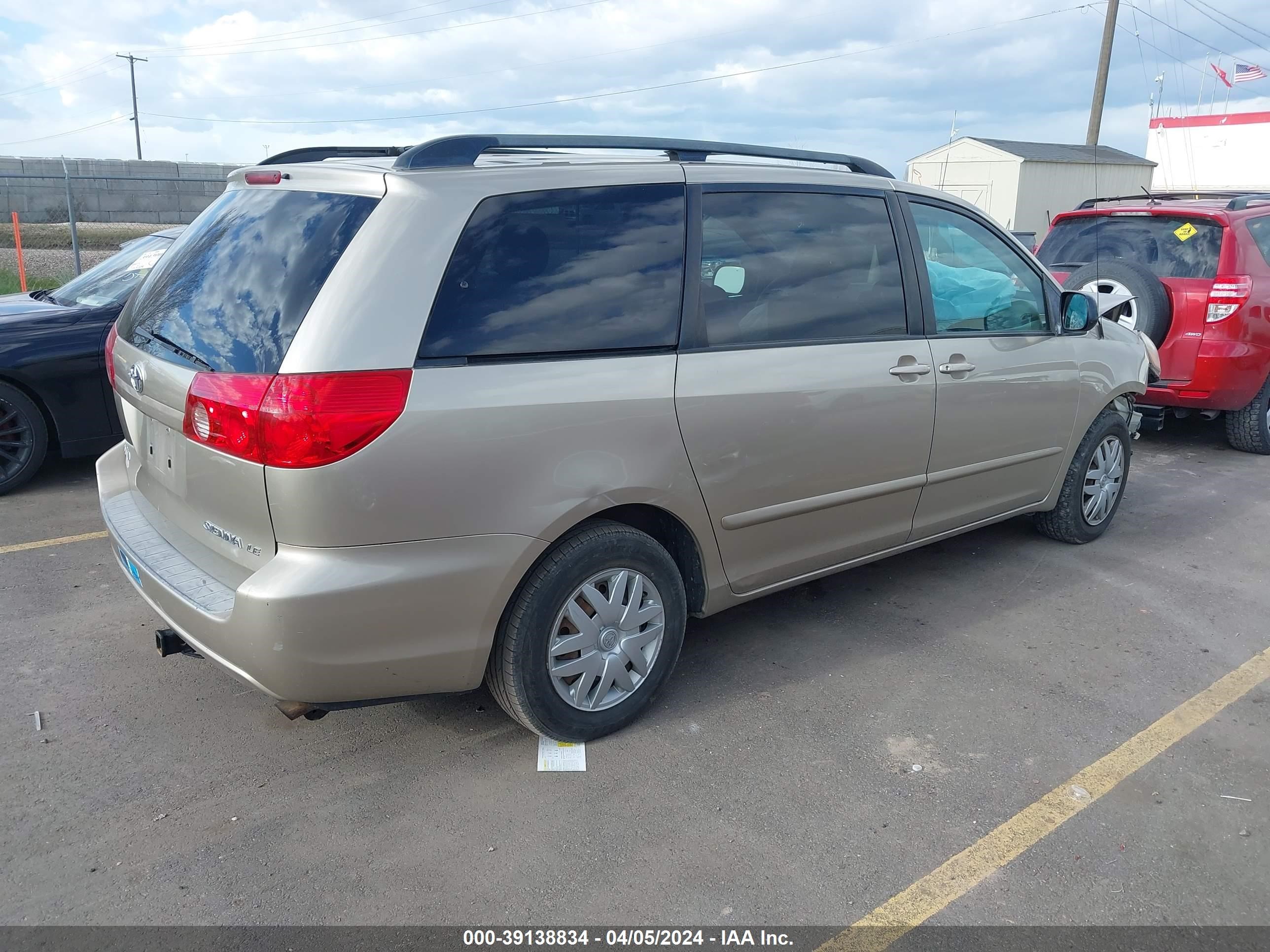 Photo 3 VIN: 5TDZK23C57S075254 - TOYOTA SIENNA CE 