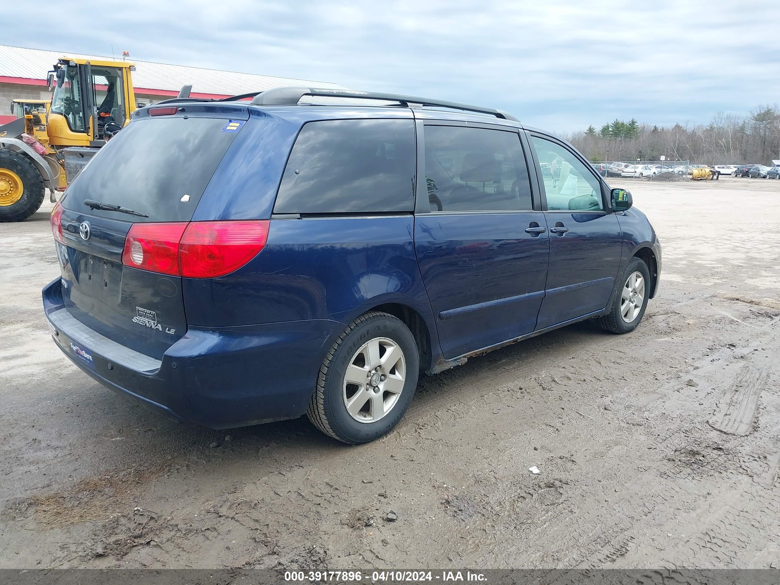 Photo 3 VIN: 5TDZK23C57S079076 - TOYOTA SIENNA 