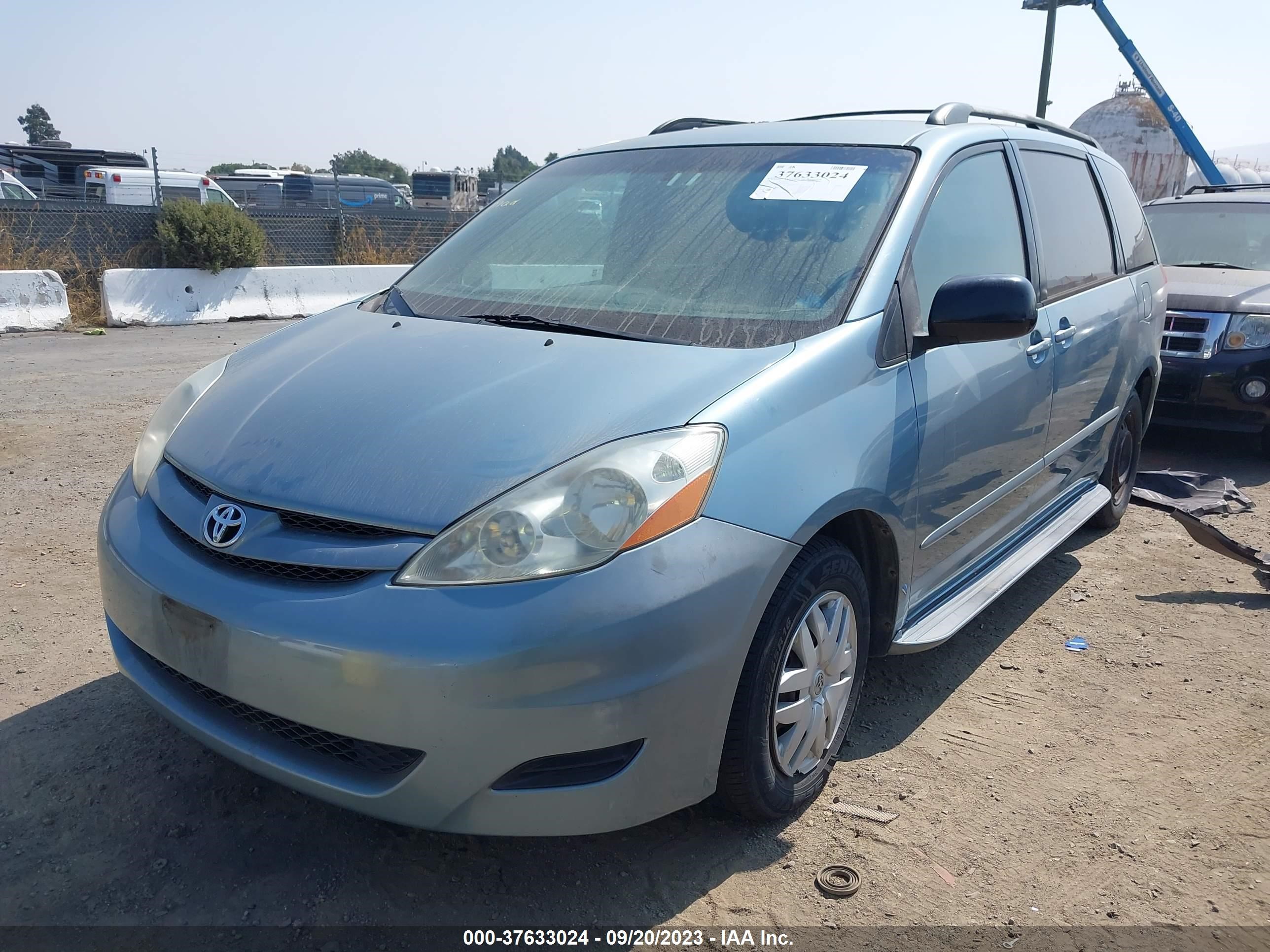 Photo 1 VIN: 5TDZK23C57S082902 - TOYOTA SIENNA 