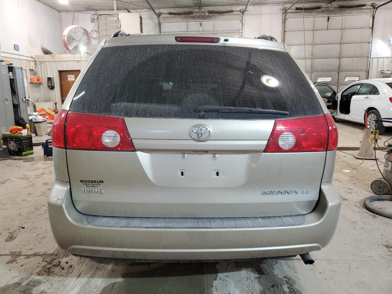 Photo 5 VIN: 5TDZK23C57S087503 - TOYOTA SIENNA 