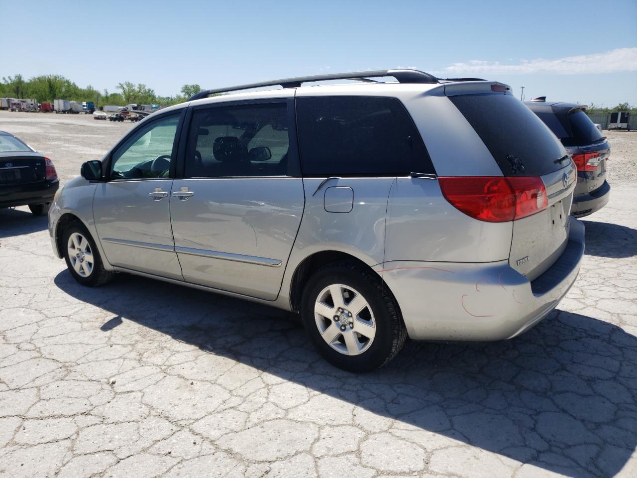 Photo 1 VIN: 5TDZK23C57S096380 - TOYOTA SIENNA 