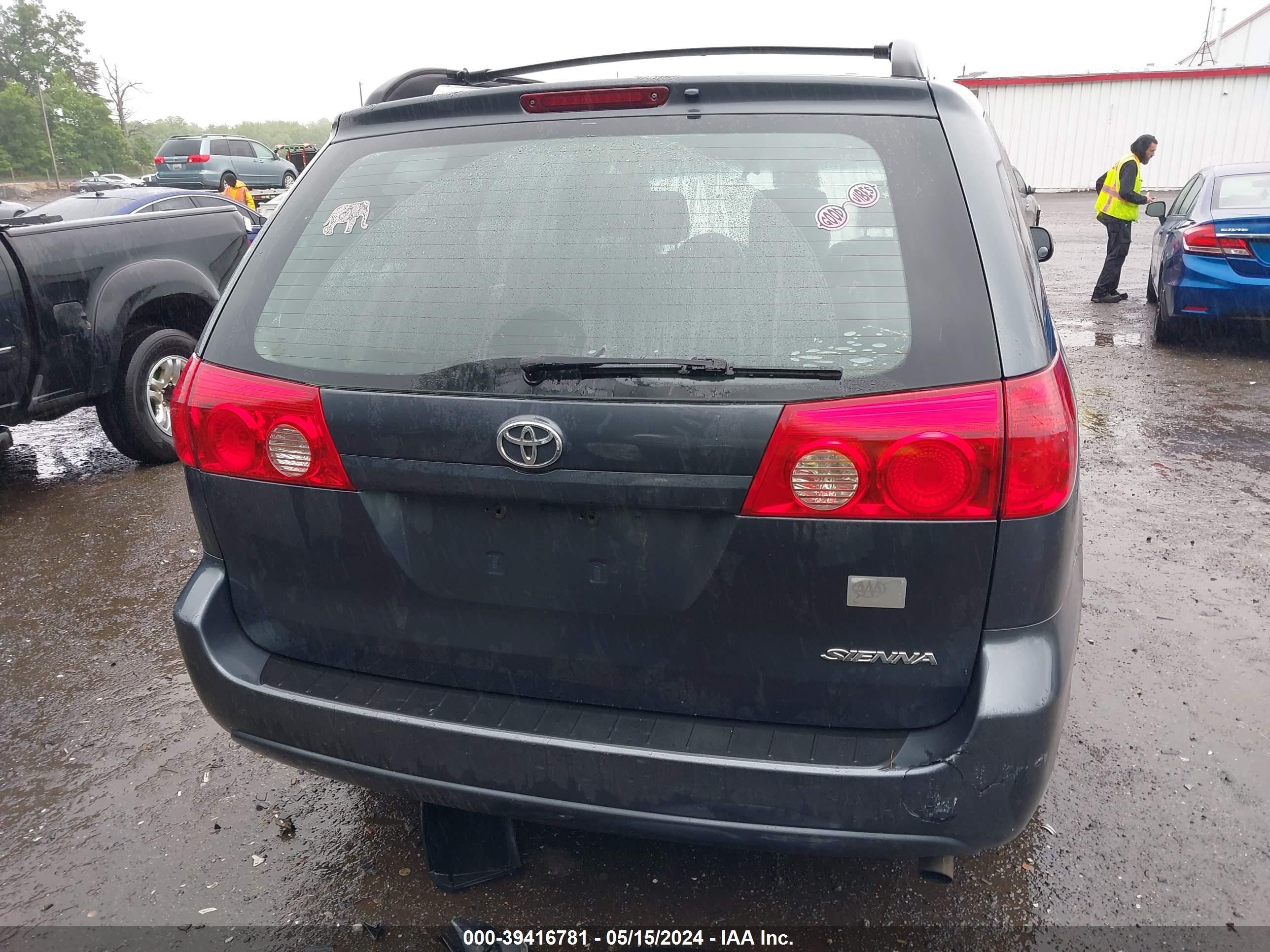 Photo 15 VIN: 5TDZK23C58S127435 - TOYOTA SIENNA 