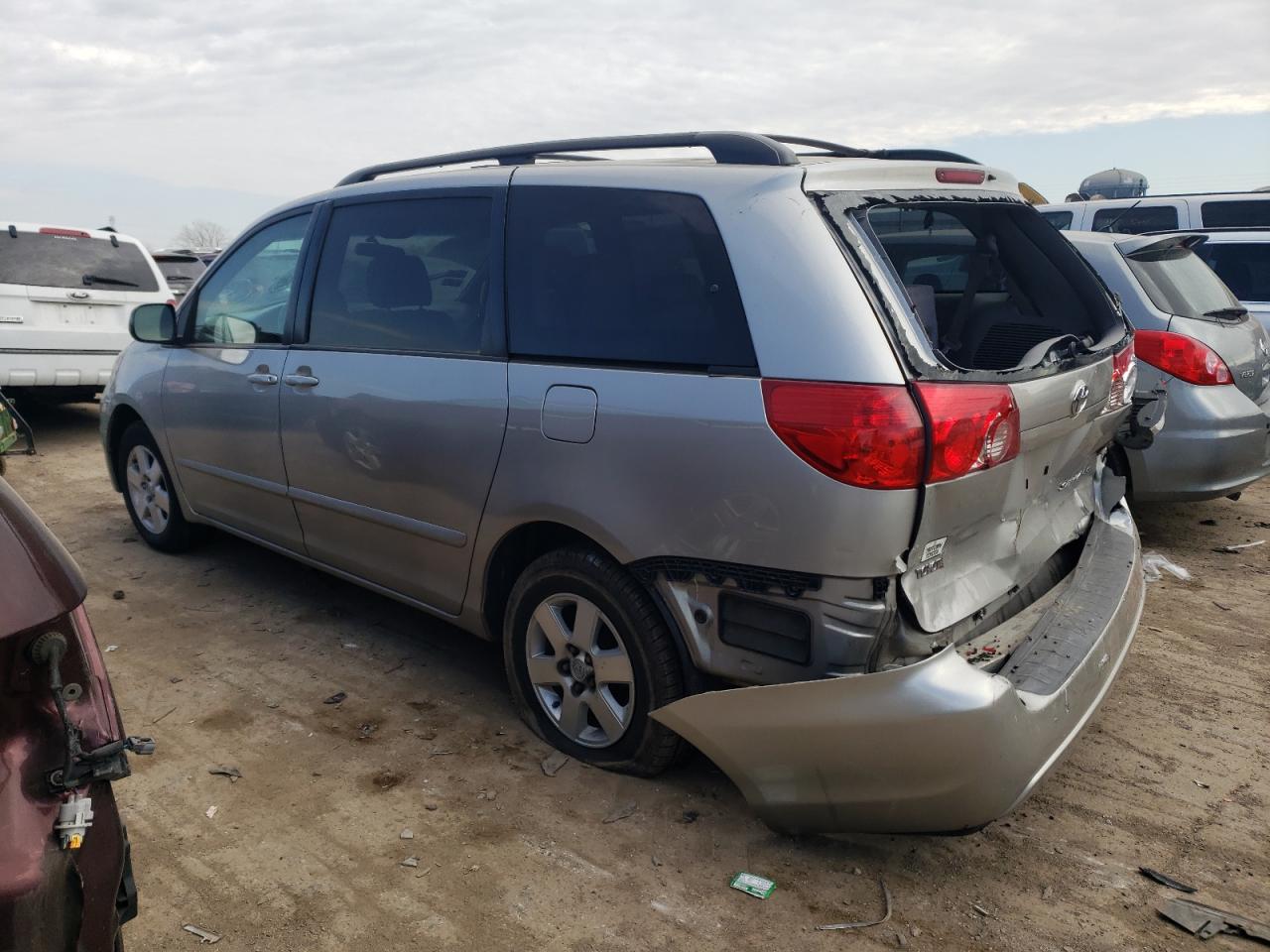 Photo 1 VIN: 5TDZK23C58S127533 - TOYOTA SIENNA 