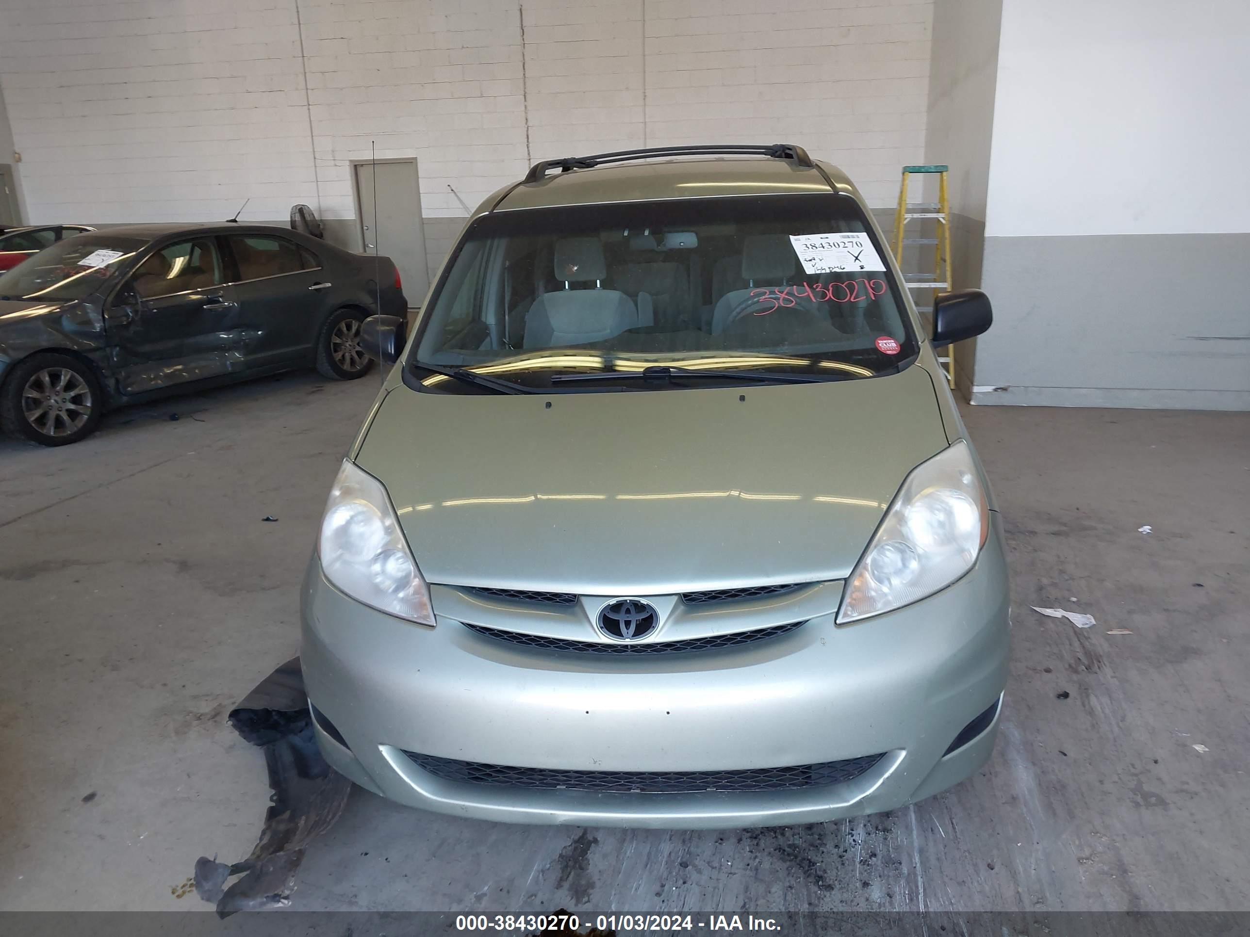 Photo 11 VIN: 5TDZK23C58S139648 - TOYOTA SIENNA 