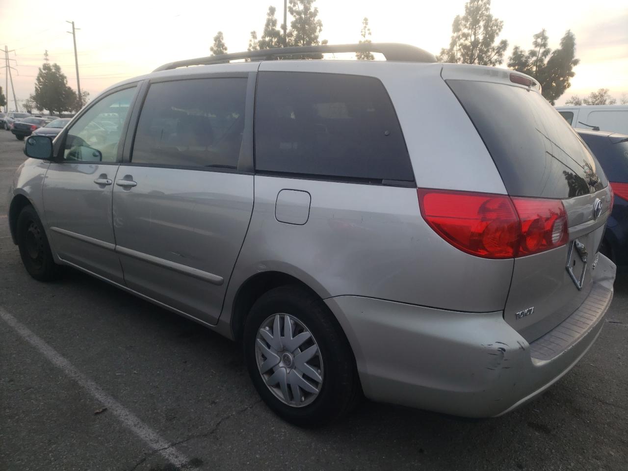 Photo 1 VIN: 5TDZK23C58S162797 - TOYOTA SIENNA 