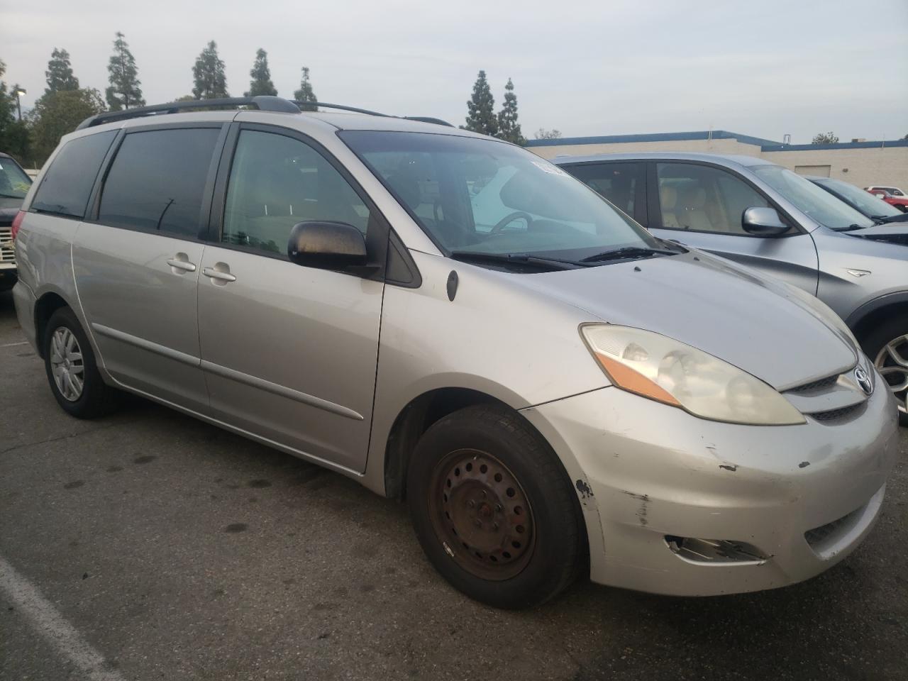 Photo 3 VIN: 5TDZK23C58S162797 - TOYOTA SIENNA 