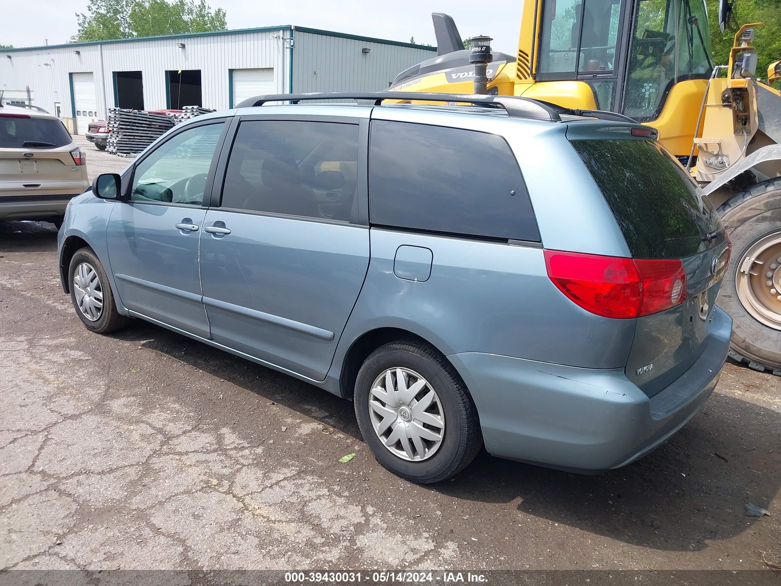 Photo 2 VIN: 5TDZK23C58S172486 - TOYOTA SIENNA 