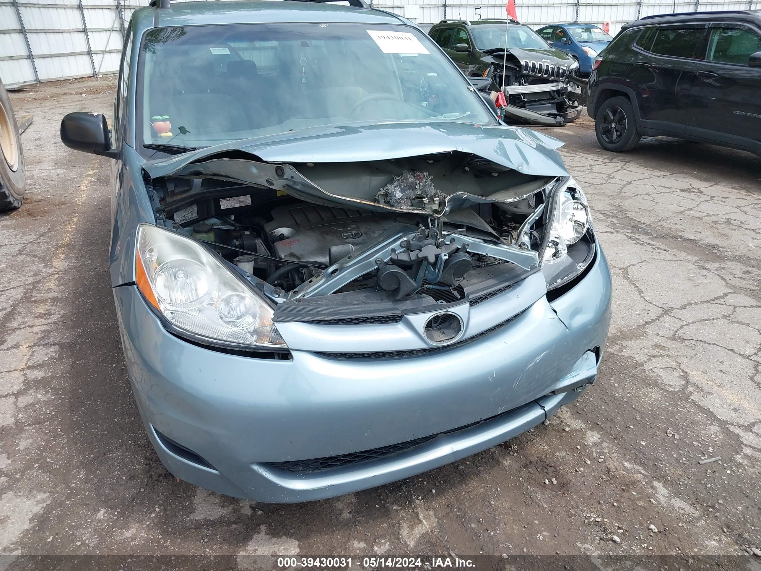 Photo 5 VIN: 5TDZK23C58S172486 - TOYOTA SIENNA 