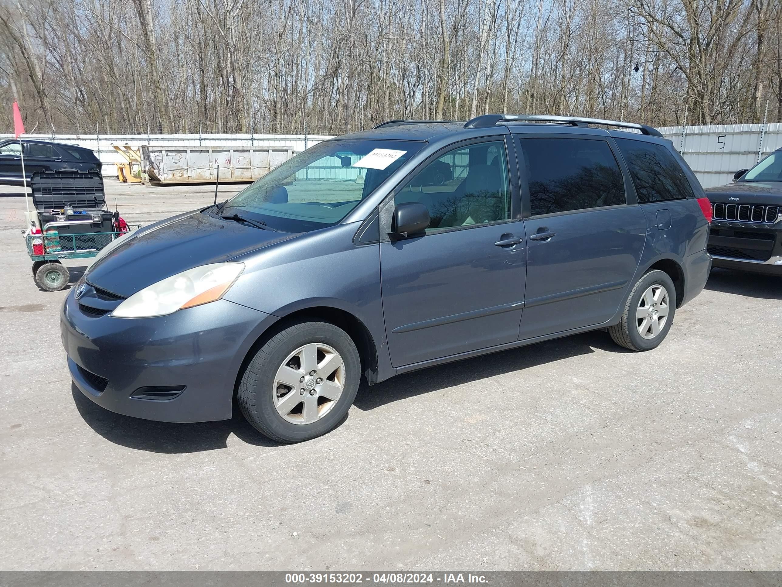 Photo 1 VIN: 5TDZK23C59S228198 - TOYOTA SIENNA 