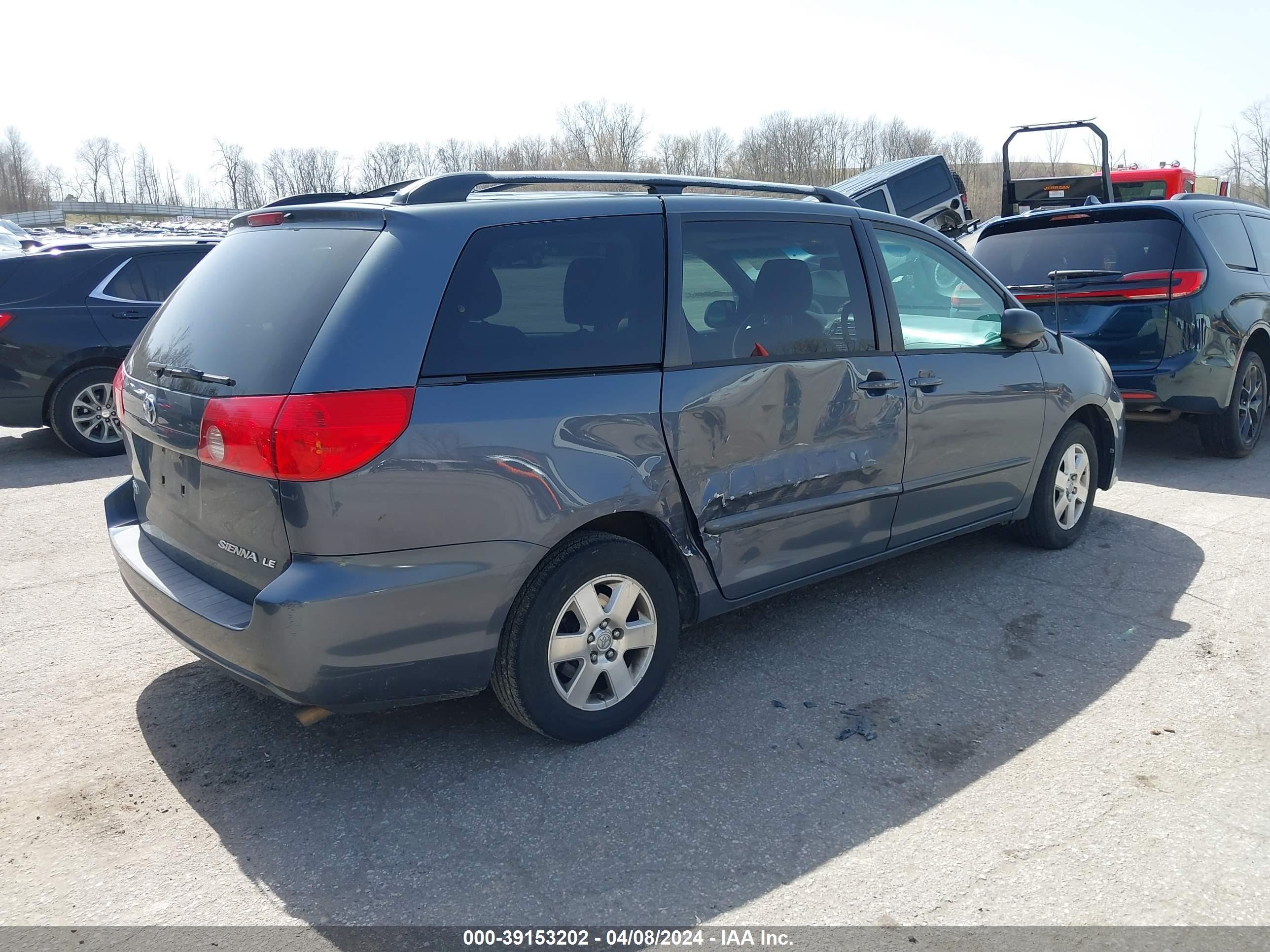 Photo 3 VIN: 5TDZK23C59S228198 - TOYOTA SIENNA 