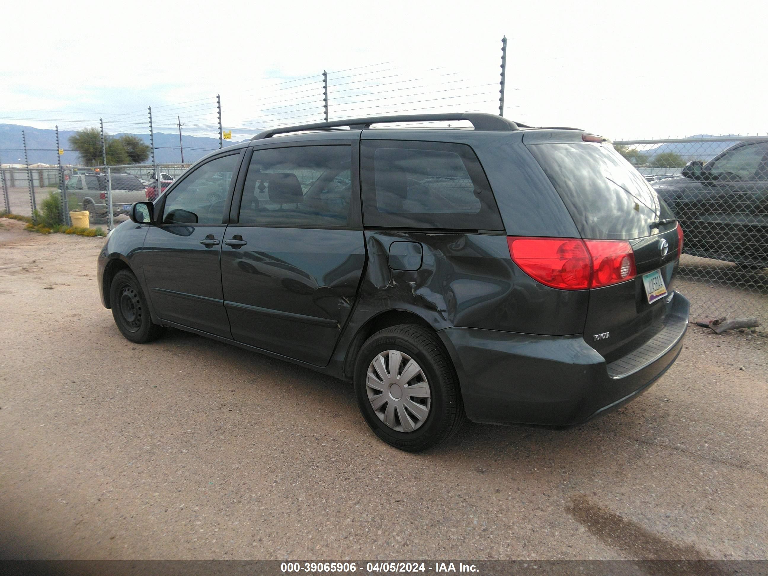 Photo 2 VIN: 5TDZK23C59S262626 - TOYOTA SIENNA 