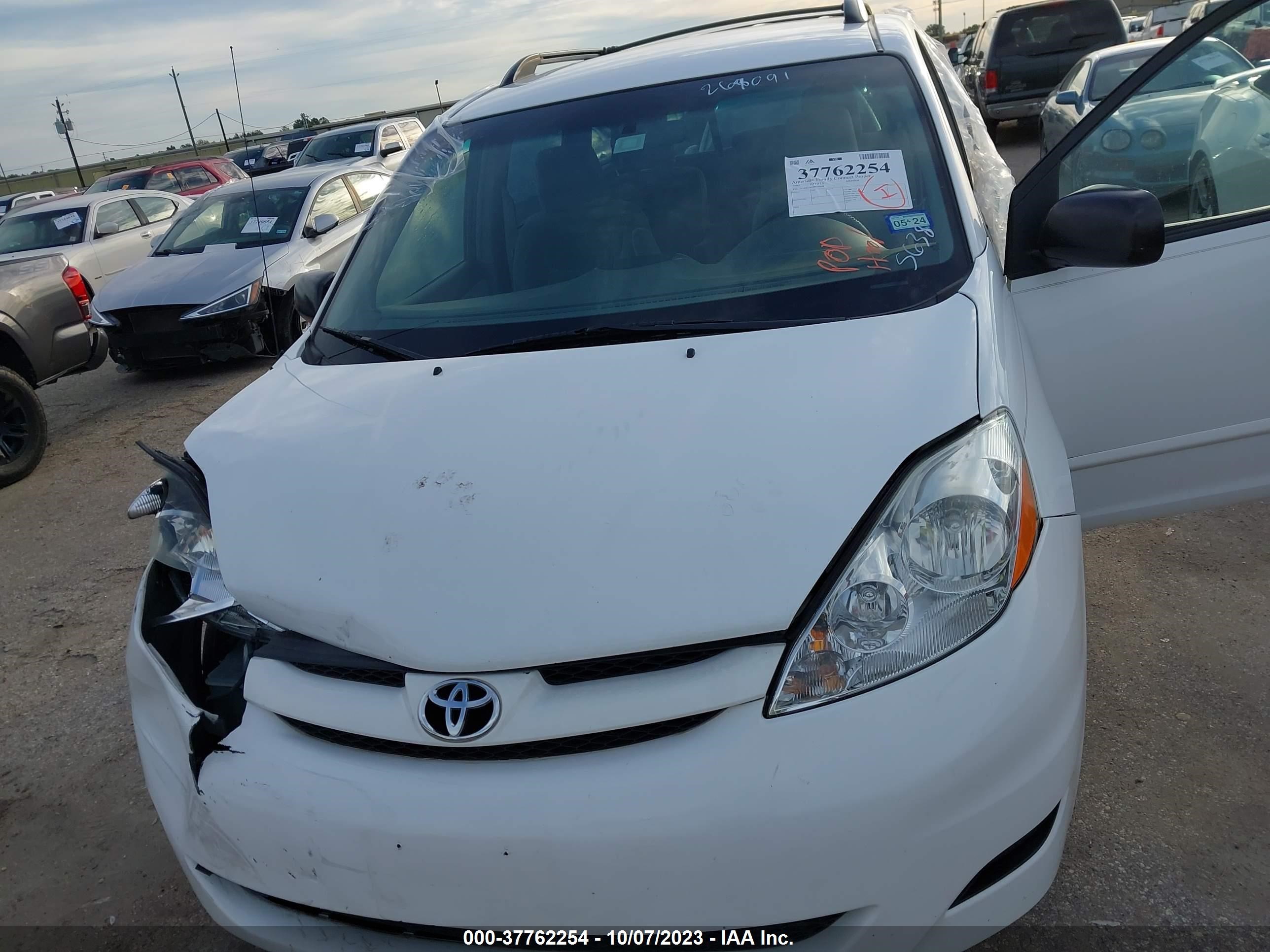 Photo 9 VIN: 5TDZK23C59S265638 - TOYOTA SIENNA 