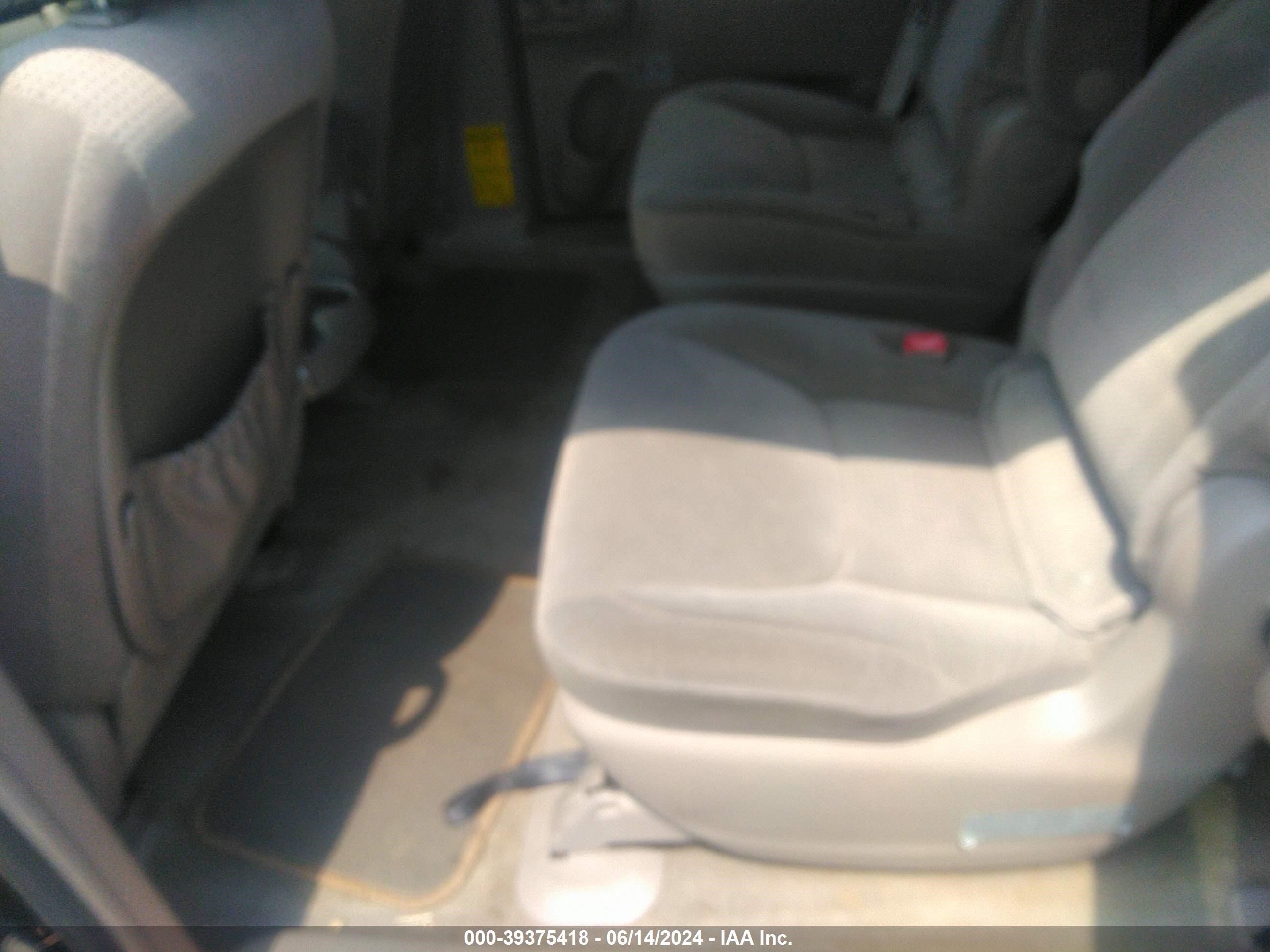 Photo 7 VIN: 5TDZK23C59S287297 - TOYOTA SIENNA 