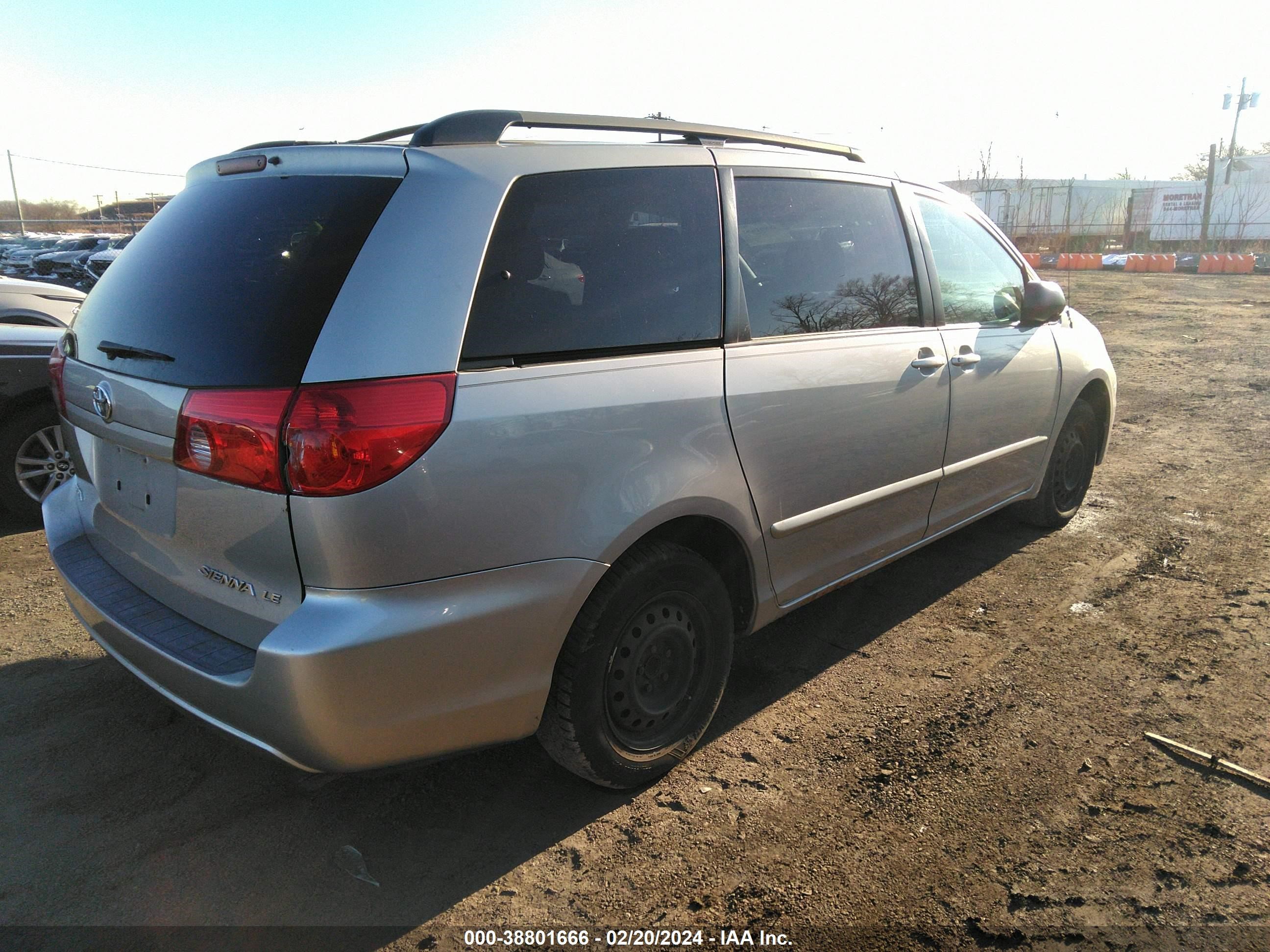 Photo 3 VIN: 5TDZK23C67S046698 - TOYOTA SIENNA 