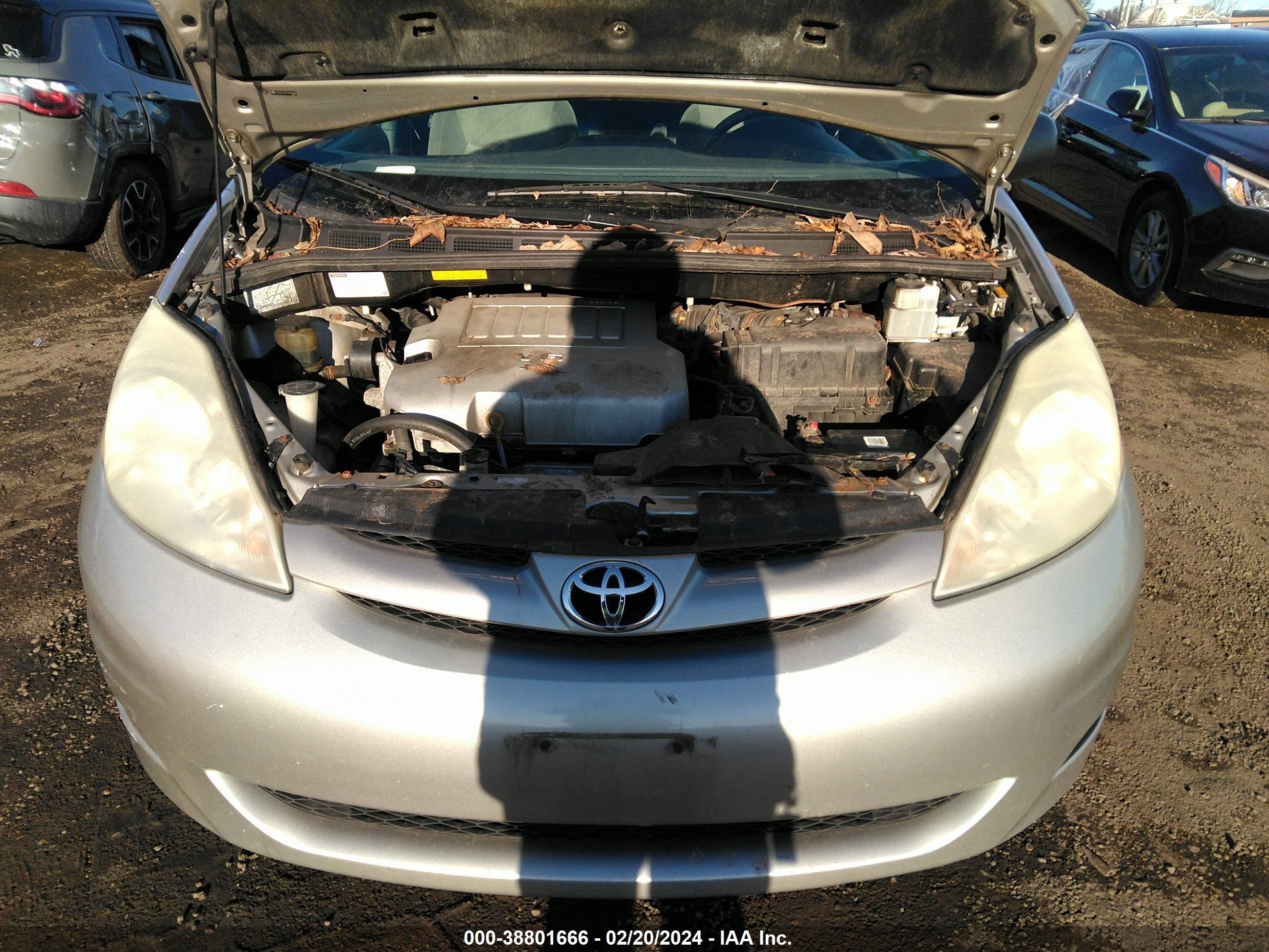 Photo 9 VIN: 5TDZK23C67S046698 - TOYOTA SIENNA 