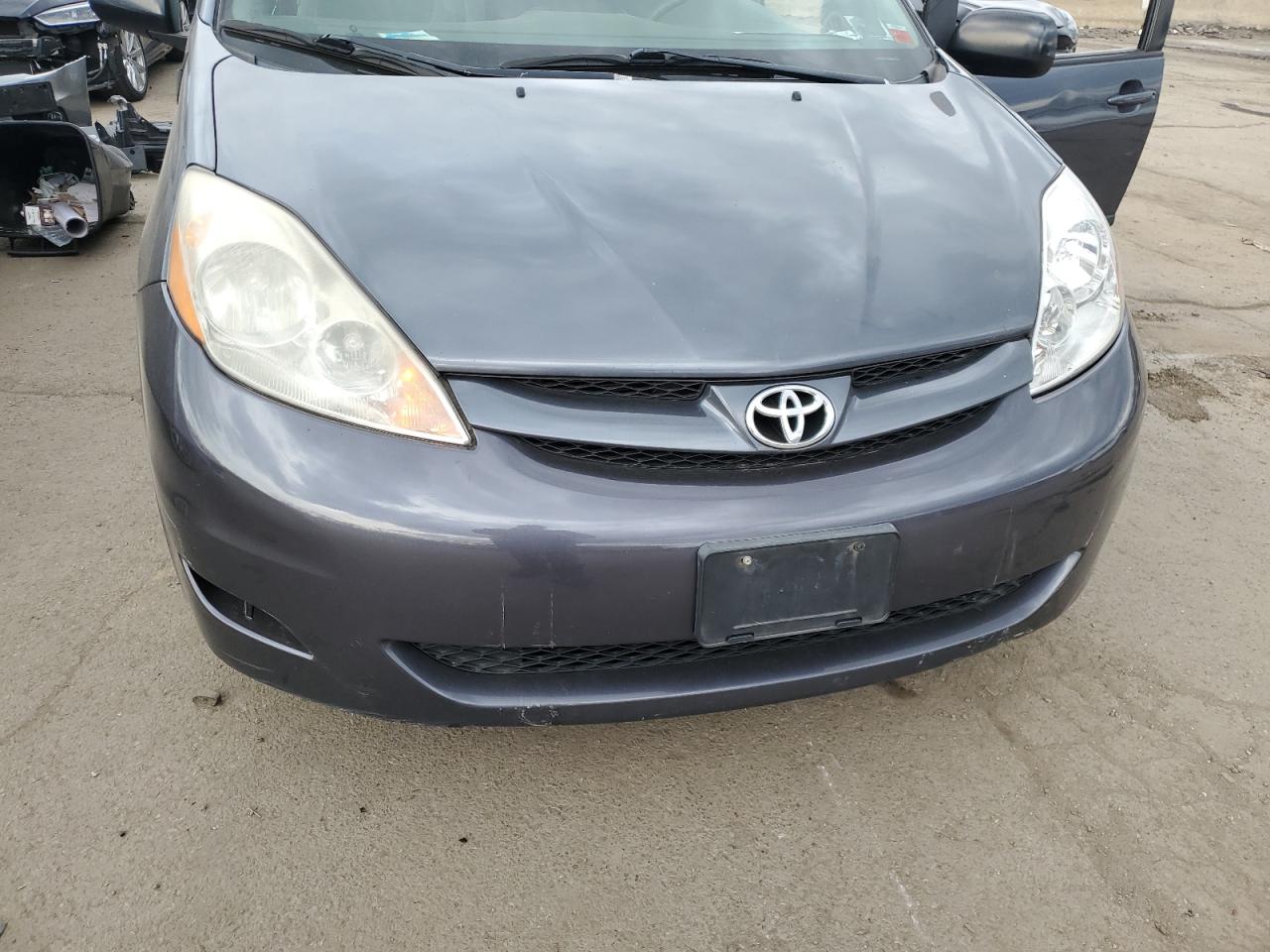 Photo 11 VIN: 5TDZK23C67S058138 - TOYOTA SIENNA 