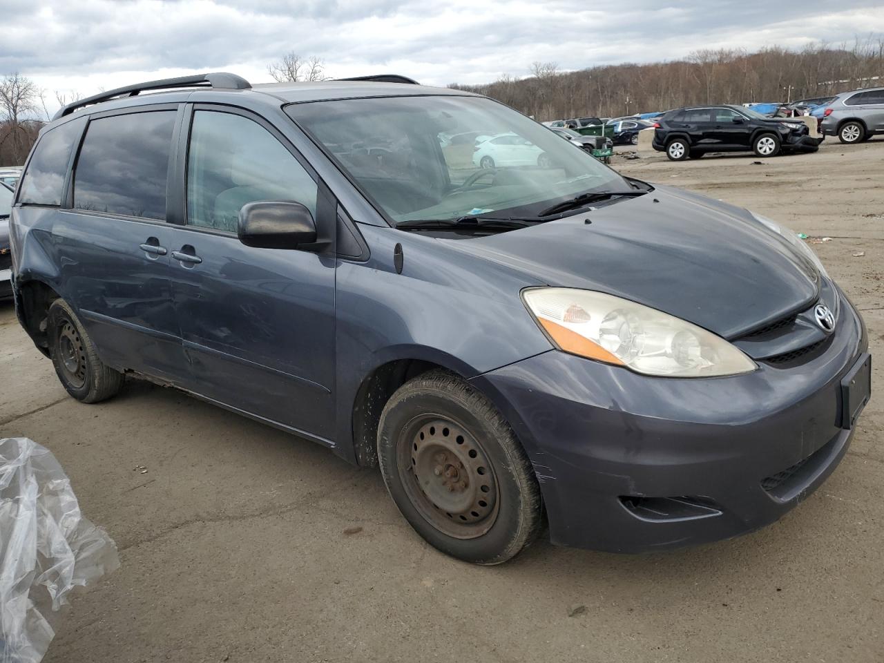 Photo 3 VIN: 5TDZK23C67S058138 - TOYOTA SIENNA 