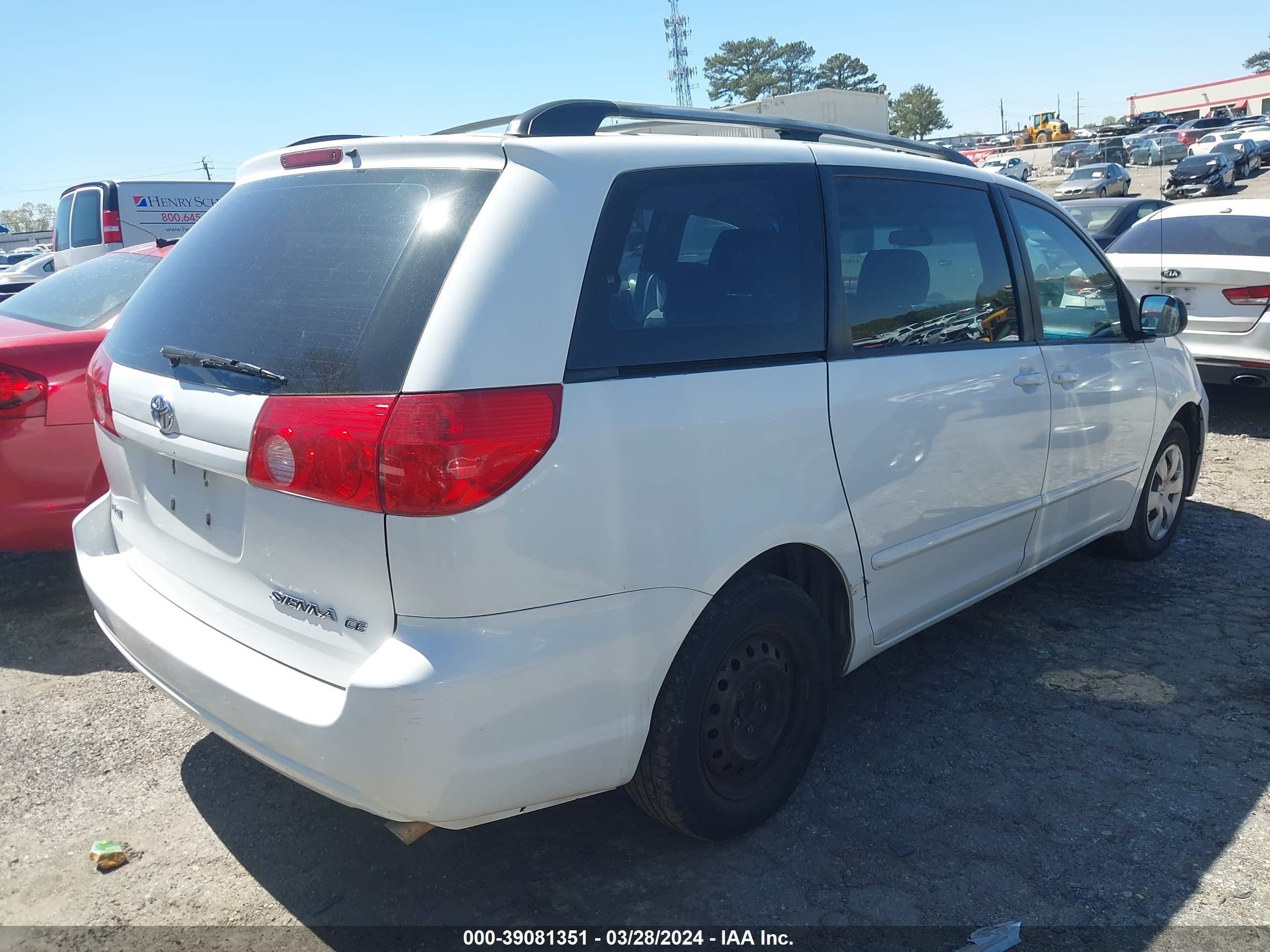 Photo 3 VIN: 5TDZK23C68S110269 - TOYOTA SIENNA 