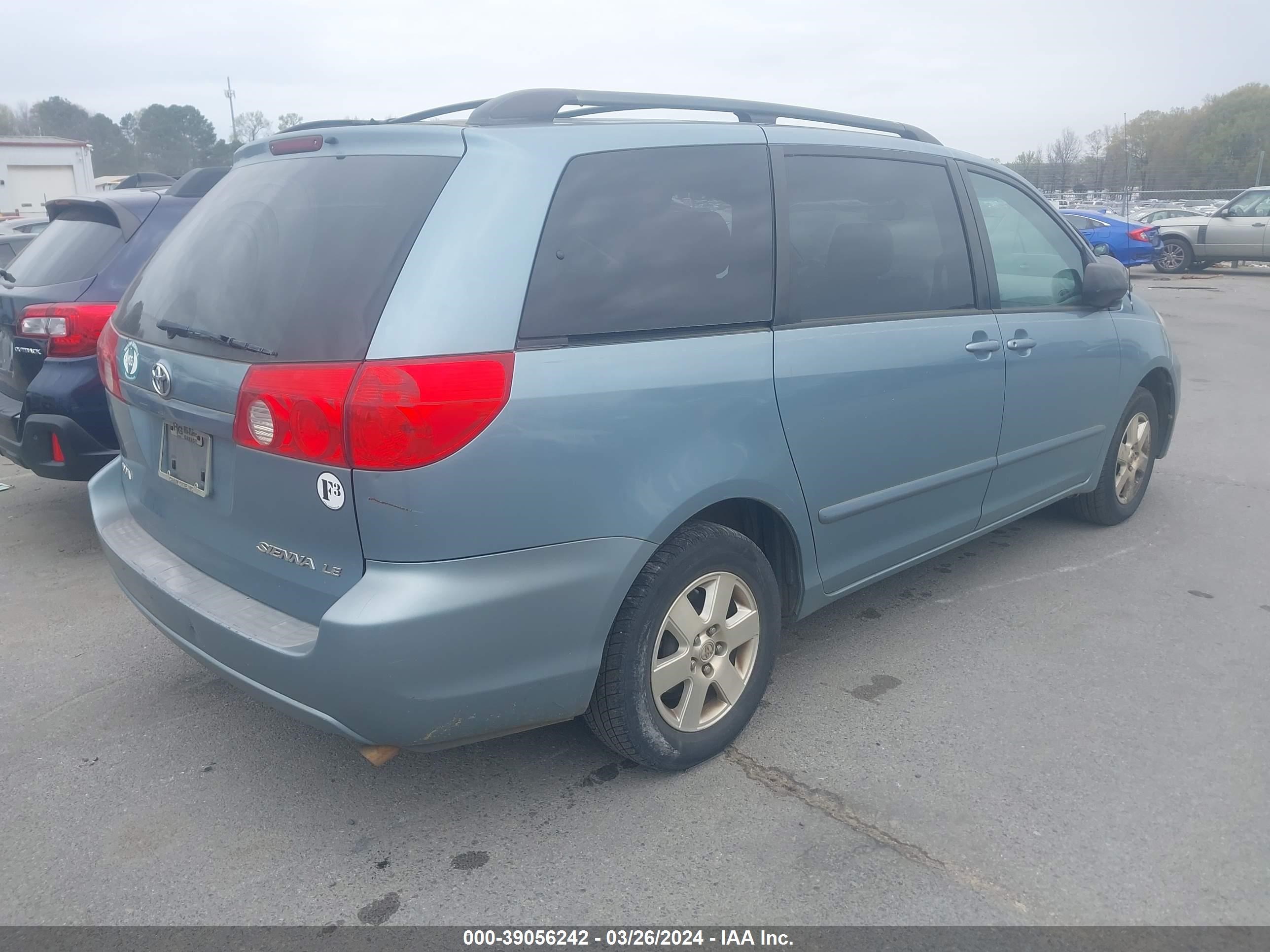 Photo 3 VIN: 5TDZK23C68S117853 - TOYOTA SIENNA 